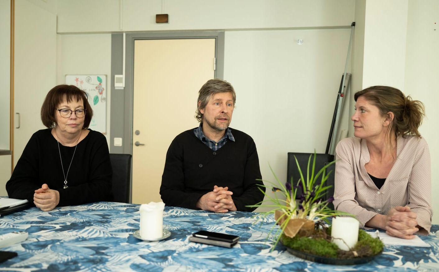 André Lange är med i forskargruppen för Raketstart. Kring bordet sitter hans kollegor från Ätstörningsmottagningen i Halmstad. 