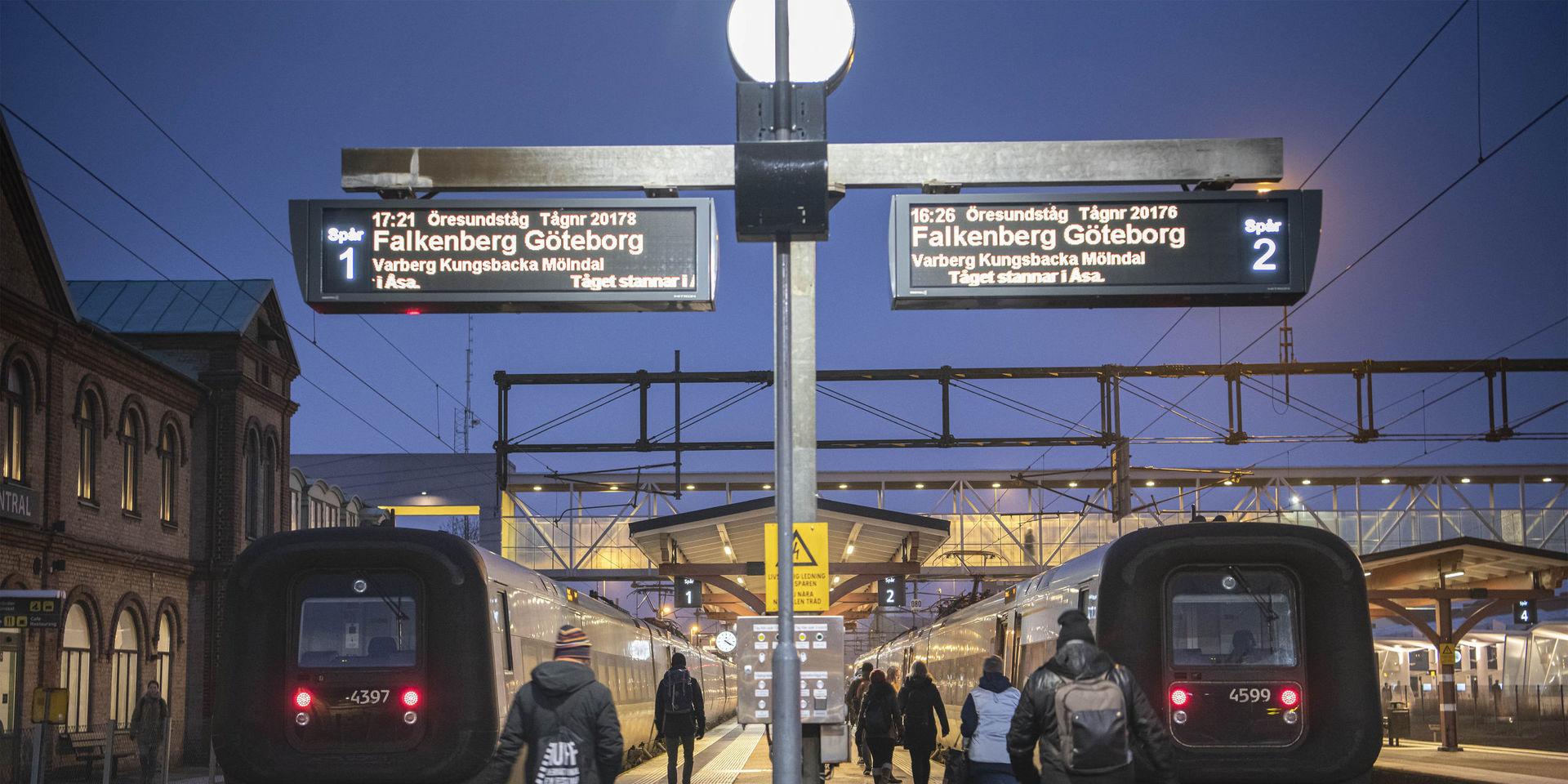 Flera tågresor söderut från Göteborg är inställda till helgen.