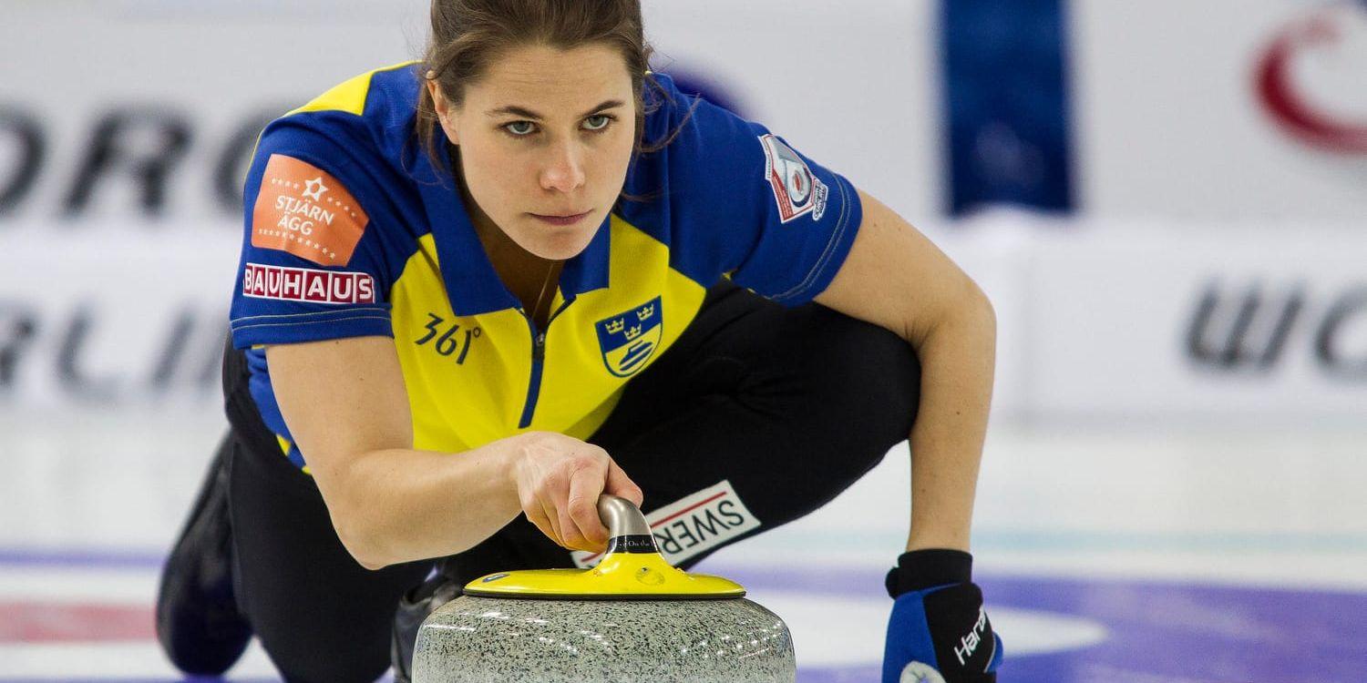 Anna Hasselborg och Oskar Eriksson är vidare till VM-åttondelsfinal i mixeddubbel.