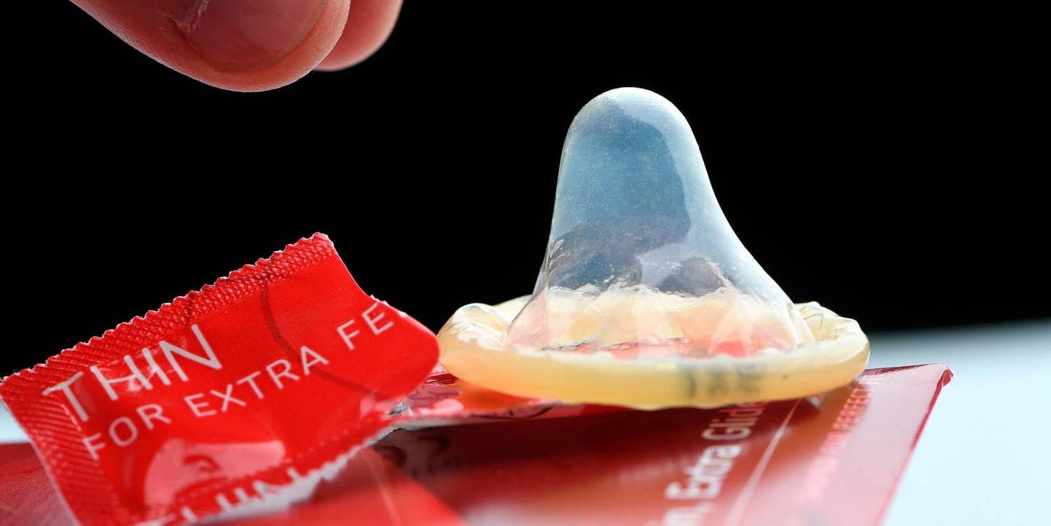 Kondom. det säkraste sättet att skydda sig mot sexuellt överförbara sjukdomar som gonorré. Arkivbild.