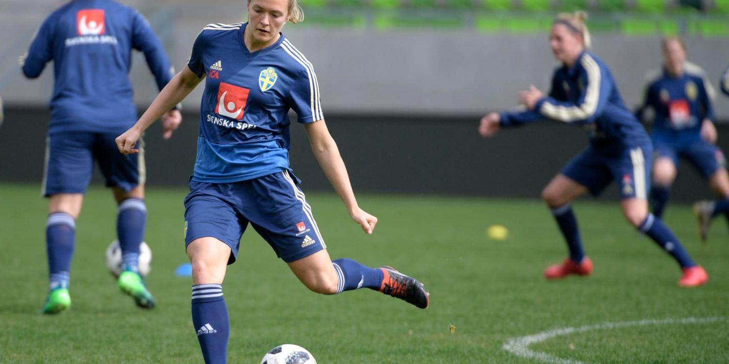 Chelseabacken Magdalena Eriksson under fotbollslandslagets träning på matcharenan Haladás Sportkomplexum i Szombathely dagen före VM-kvalet mot Ungern.