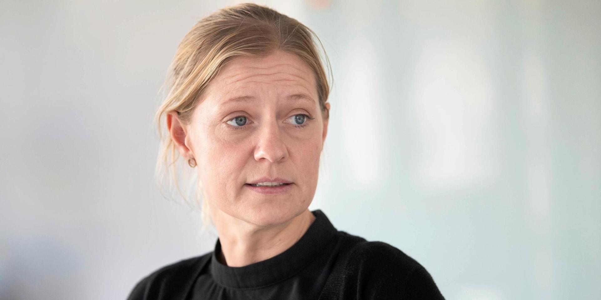 Ekonomichef Ulrika Hjorth har utsetts till tillförordnad vd på HFAB. Hon ersätter Catharina Rydberg Lilja som styrelsen sparkade i söndags.