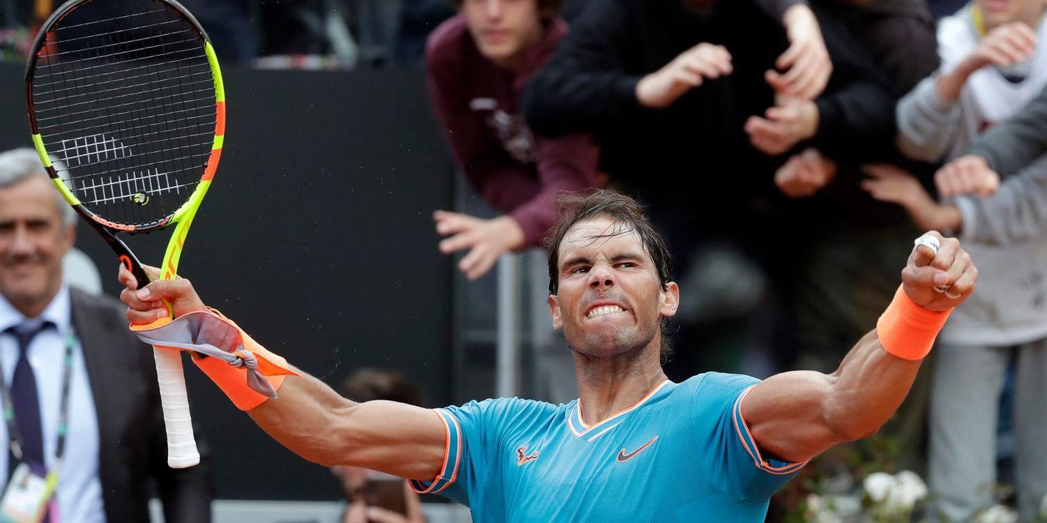 Rafael Nadal jublar efter finalavancemanget.