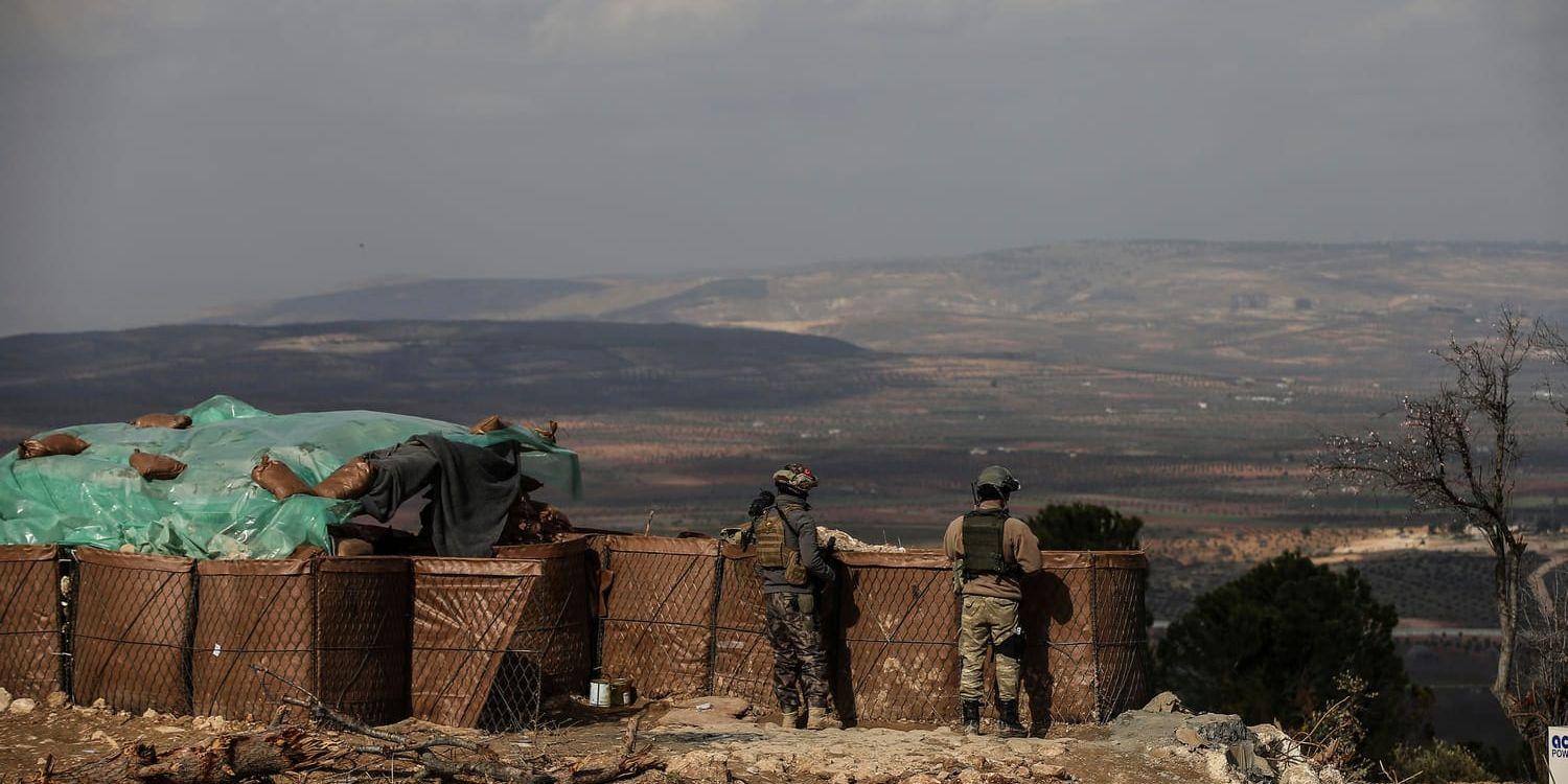 Turkiet har beskjutit YPG-styrkor i nordöstra Syrien. Arkivbild från en turkisk postering i syriska Afrin, från mars 2018.