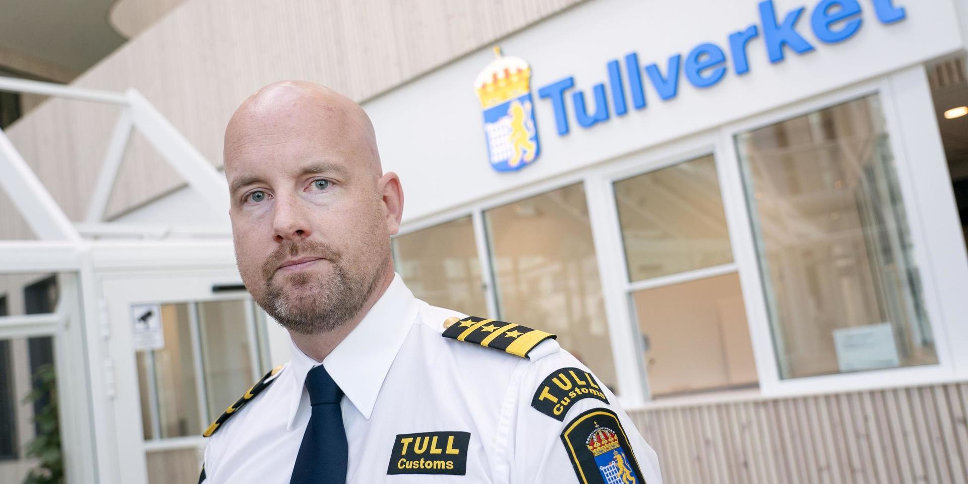 'Det ligger nära till hands att tro att det är fler rattfulla ekipage som kommer in på våra vägar nu', säger Oscar Lindvall, tillförordnad chef för tullkriminalen i södra Sverige. Arkivbild.