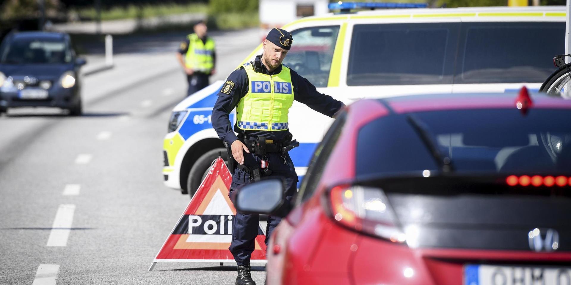 Polisen fortsätter att utföra trafikkontroller i samma utsträckning som tidigare, men arbetssättet har förändrats, berättar Tobias Bråhammar, kommunpolis i Malmö. Arkivbild.