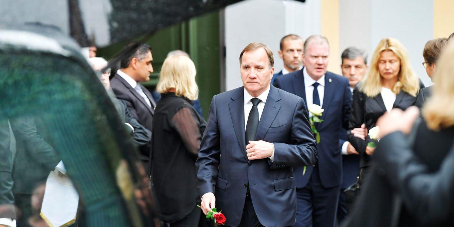 Statsminister Stefan Löfven (S) närvarade vid Lennart Johanssons begravning i Katarina kyrka i Stockholm.