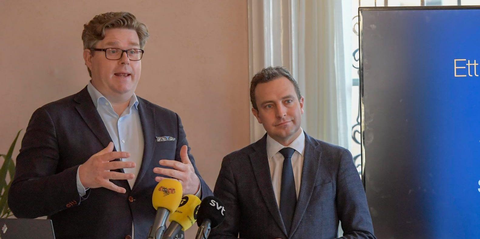 Moderaternas partisekreterare Gunnar Strömmer (t.v.) och rättspolitiske talesman Tomas Tobé.