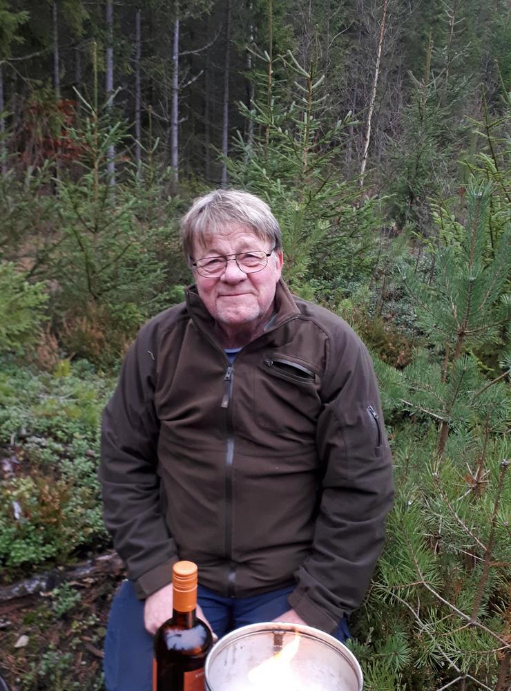 Vildmarksexpert Alf Andersson från Unnaryd har tillbringat otaliga timmar i skog och mark, och han tycker att det var en bra val att utse stormköket till årets julklapp 2020. 