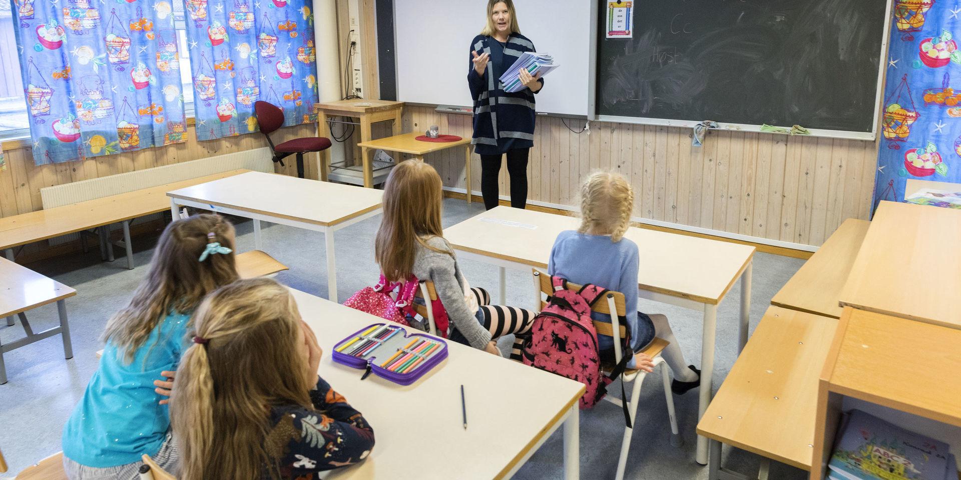 &quot;Just nu behöver inte Sverige färre skolor. Tvärtom, det kommer att behövas många fler utbildningsplatser de närmaste åren, bland annat på grund av ökande elevkullar.&quot; 