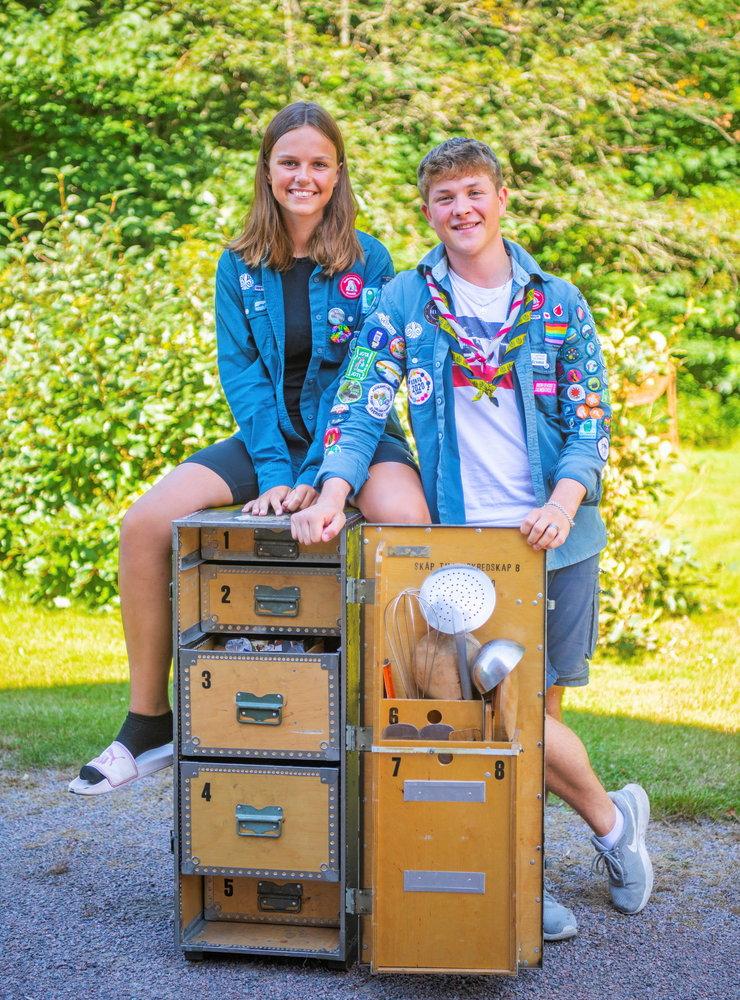 Lukas Tilmaz och Emilia Larvall är två av Gullbrandstorps Scoutkårs 60 deltagare som ska resa iväg. 