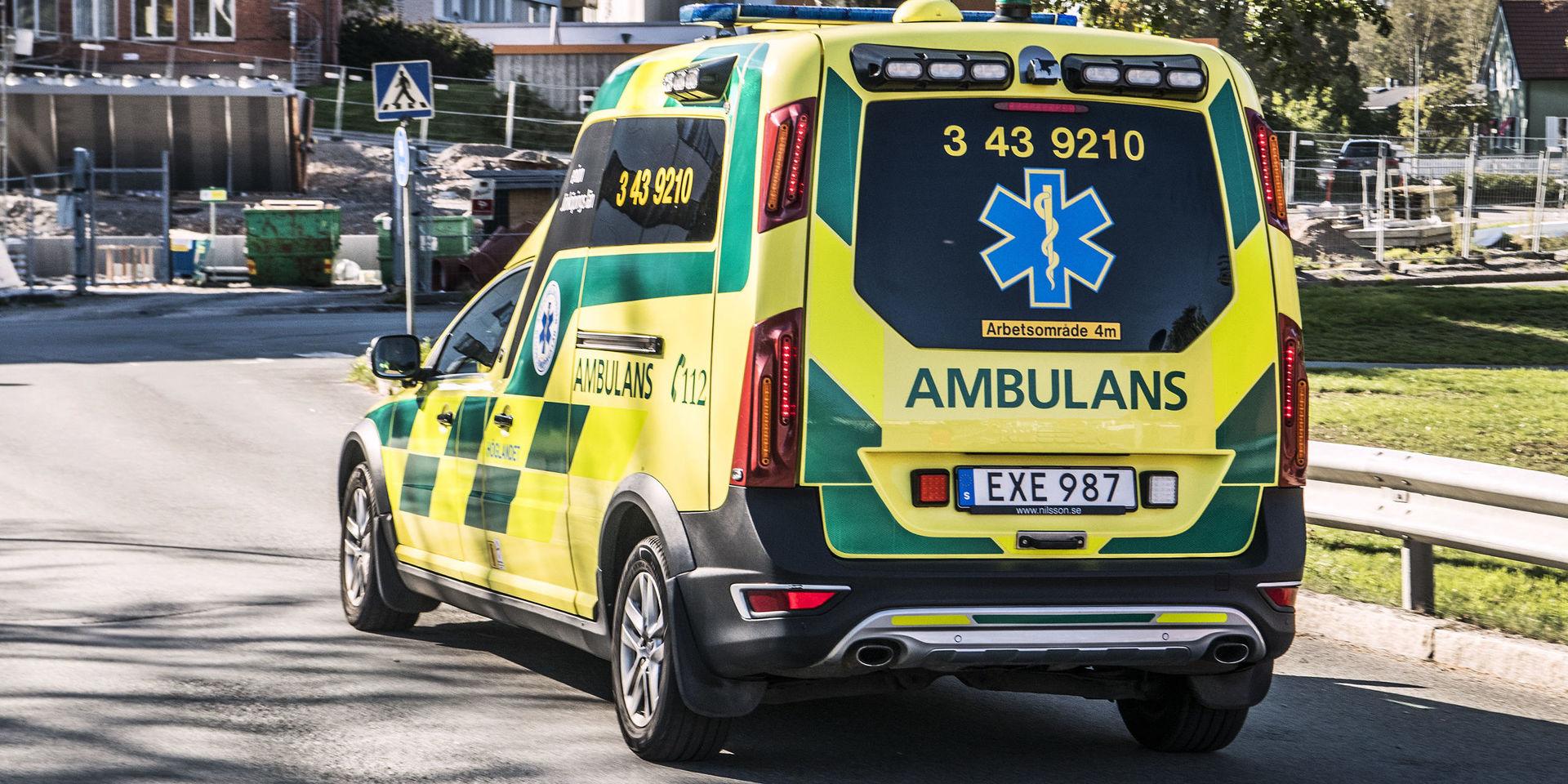 En man i 35-årsåldern har förts till sjukhus efter att ha fallit fem meter när han arbetade på ett höghusbygge i Jönköping. Arkivbild. 
