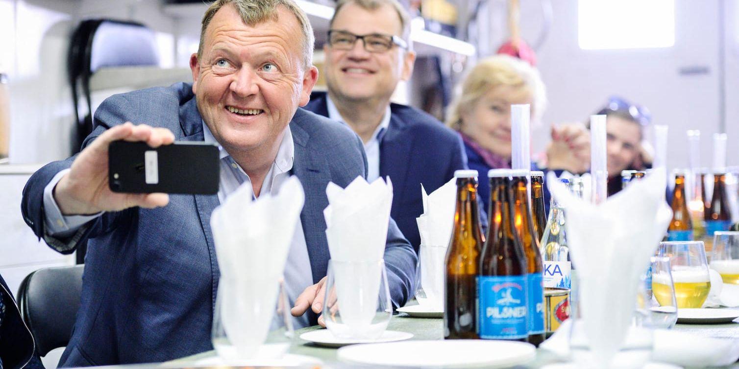 Danmarks statsminister Lars Lökke Rasmussen tyckte surströmmingen var "super".