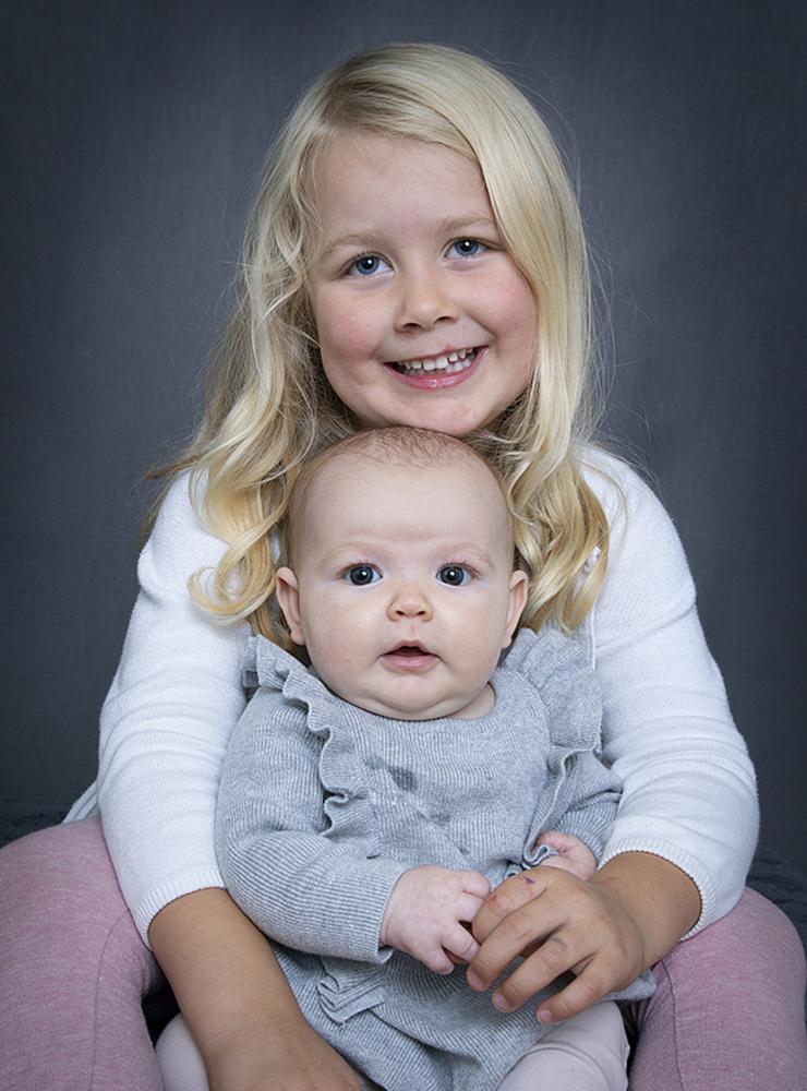 Therese Johansson och Iosebi Shashviashvili, Halmstad fick den 13 augusti en flicka som heter Ellen. Hon vägde 4235 g och var 53 cm lång. Storasyster heter Emily.