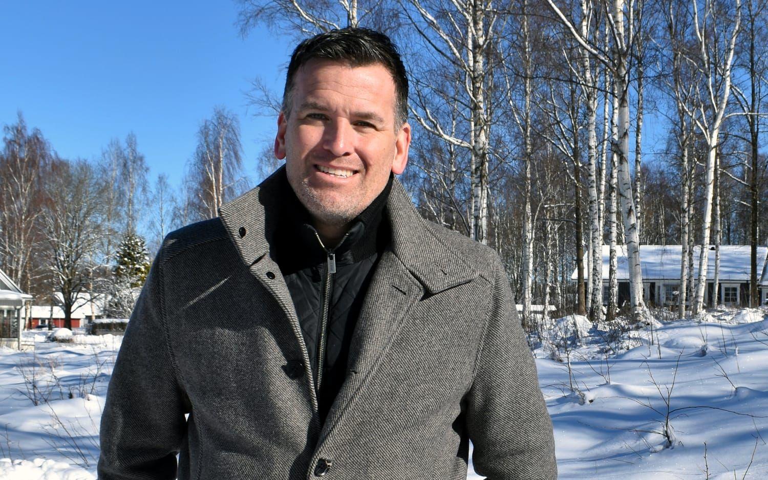47-årige Ronny Löfquist (S) från Unnaryd är kommunråd i Hylte kommun. Hans tjänst är på 100 procent med ett månadsarvode på 57 200 kronor.