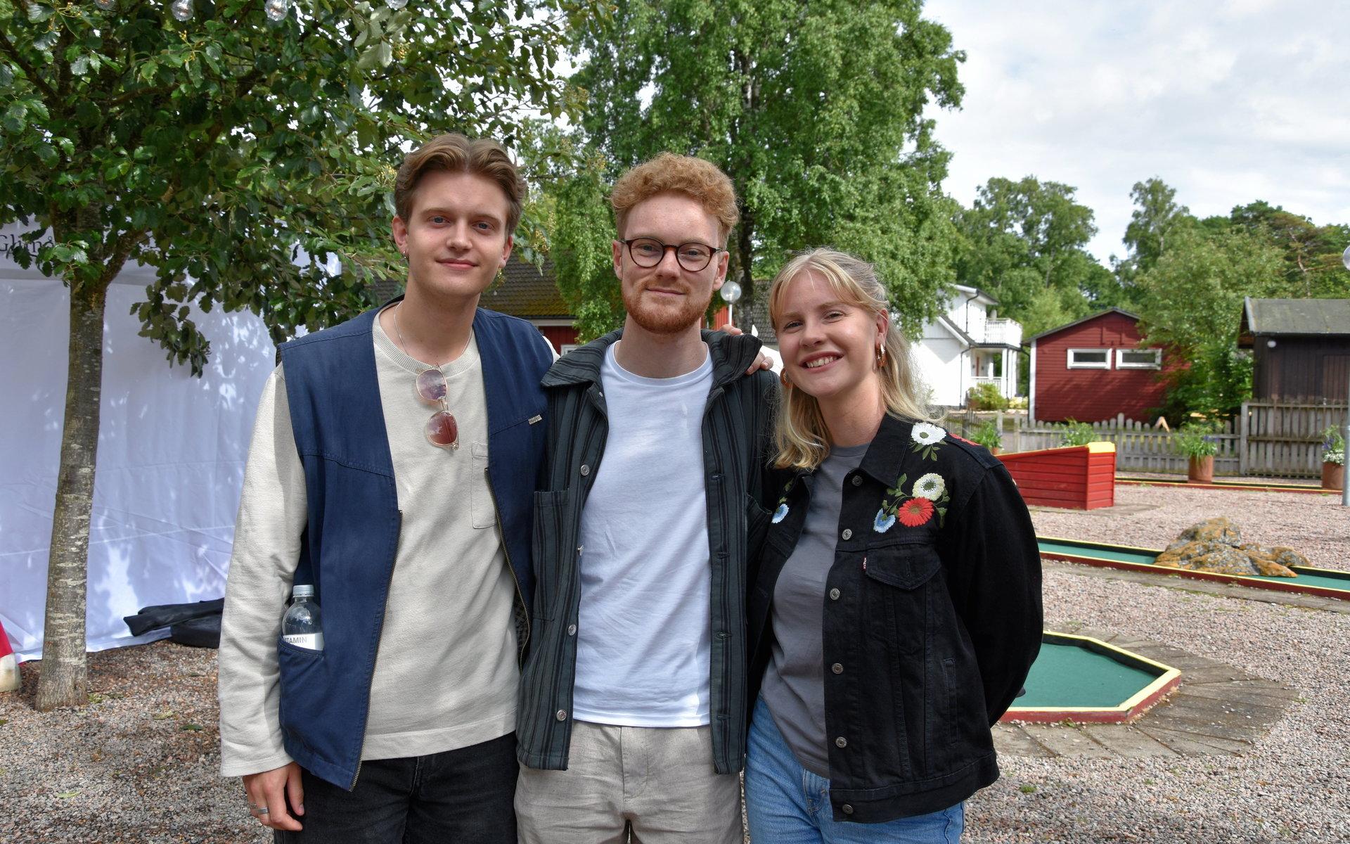 Gustav Ahlström, Joel Lund och Ellen Holmqvist från bandet Footsteps Gospel. 