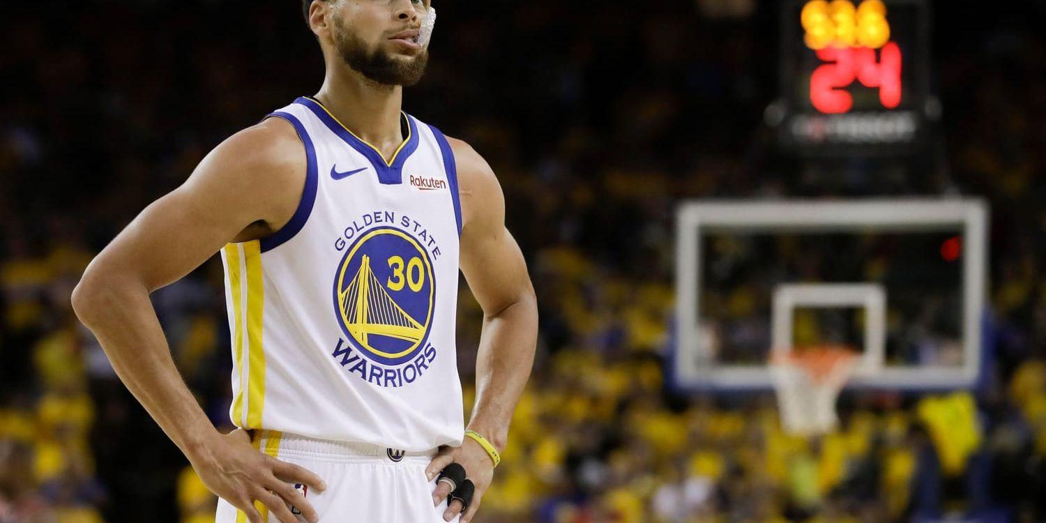 Stephen Currys 47 poäng räckte inte för Golden State-vinst i finalmöte nummer tre mot Toronto i NBA-basketen.