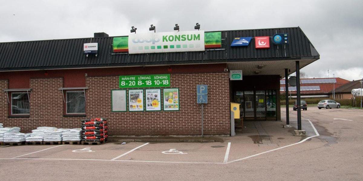 Jakten efter snattaren på Coop Konsum i Knäred kom att engagera butikspersonal, kunder och grannar innan han till slut greps av polisen.