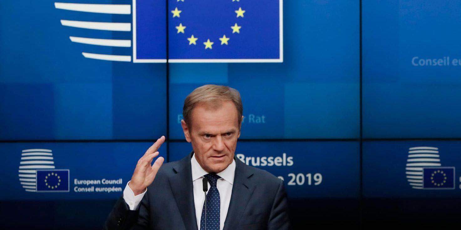 EU:s permanente rådsordförande Donald Tusk ska försöka hitta folk till EU:s topposter vid söndagens toppmötesmiddag i Bryssel. Bild från toppmötet den 21 juni.