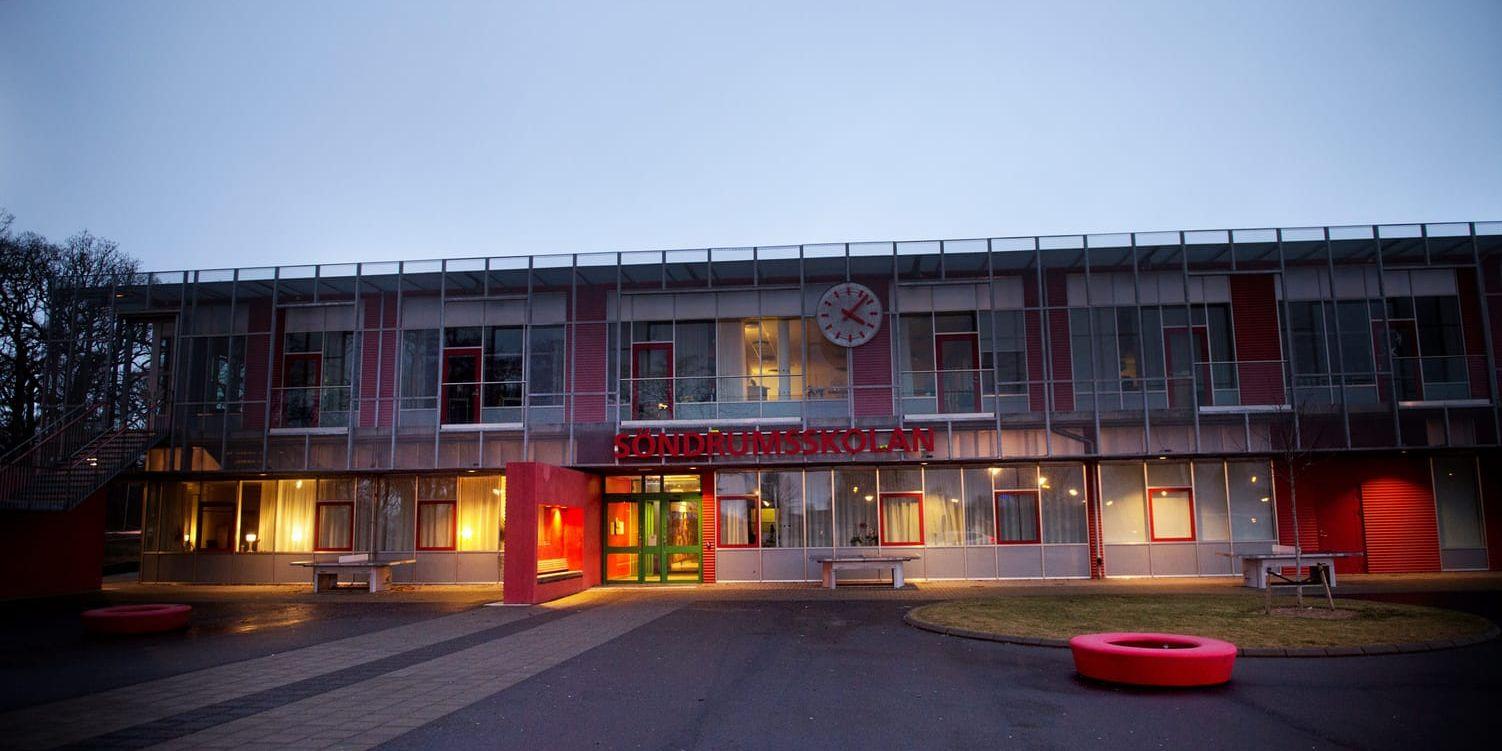 När det blev känt att larmet på Söndrumsskolan tjöt åkte polisen direkt dit – men då var det för sent. Bild: Lina Salomonsson