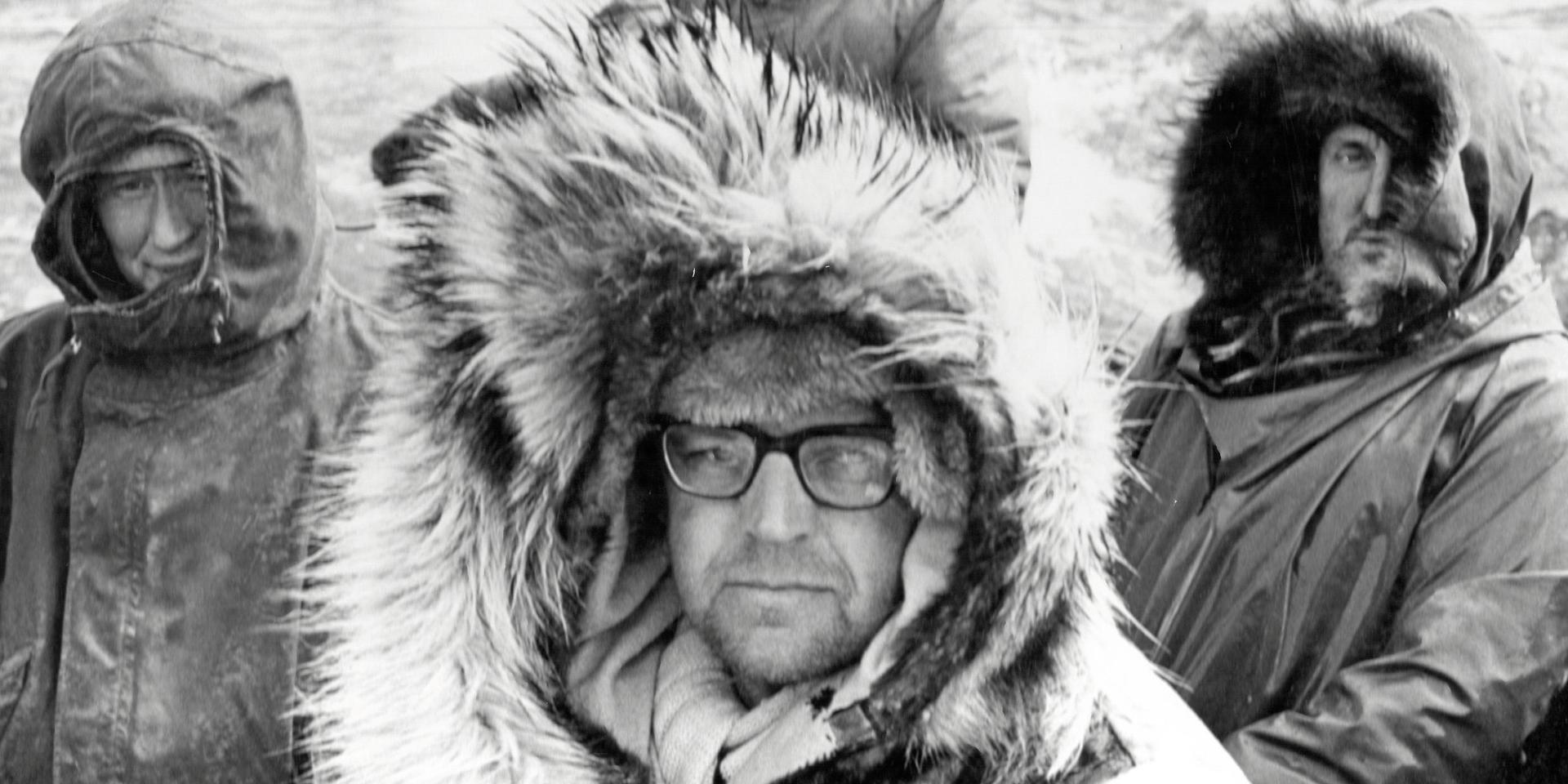 Sven Gillsäter reste till världens mest okända hörn. Den här bilden är tagen i Alaska i samband med en valrossjakt, som Sven ska ha dokumenterat med avsky.