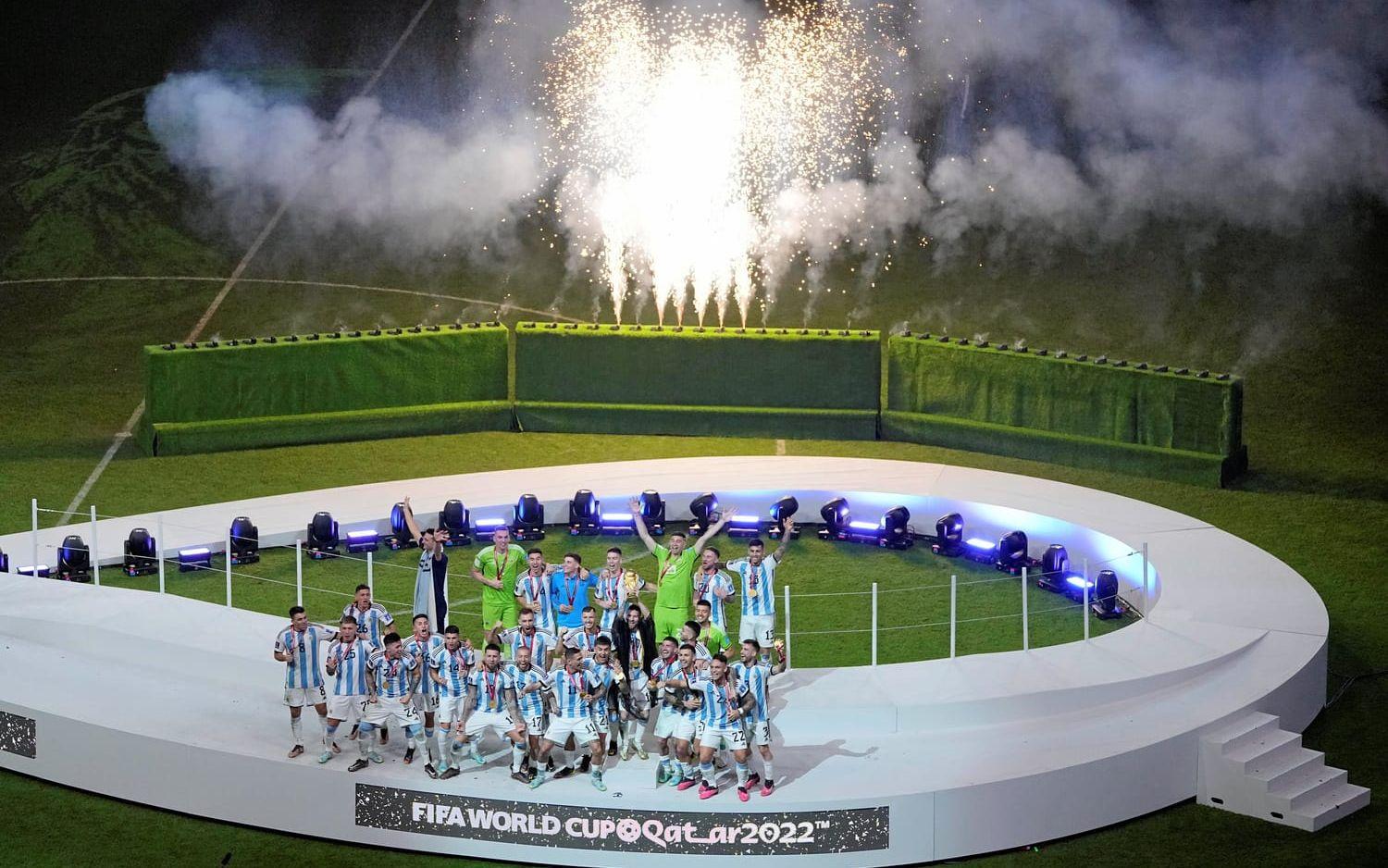 Argentina vann VM-finalen i fotboll 2022 mot Frankrike. Turneringen i Qatar får lovord av skribenten.