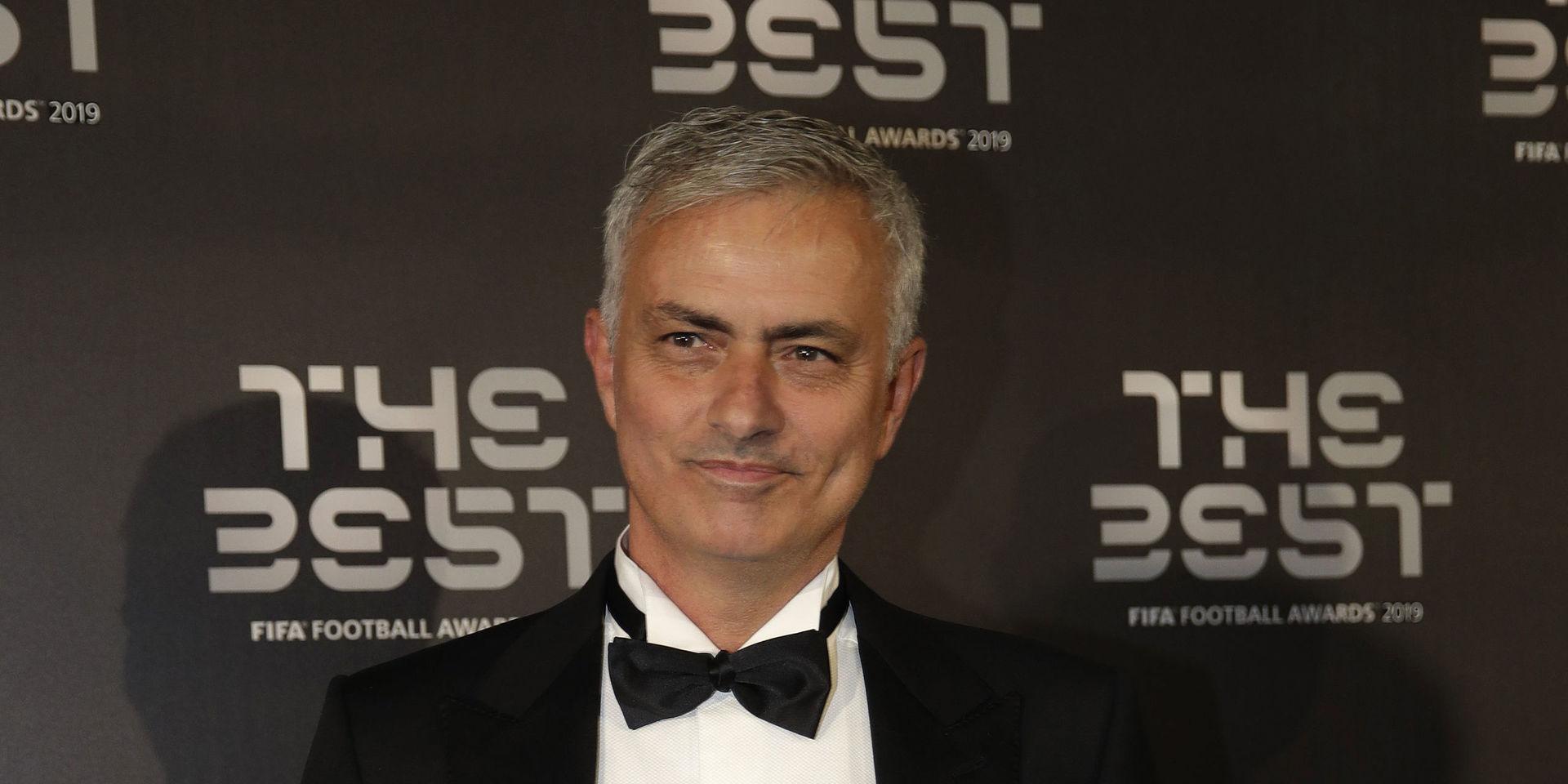 José Mourinho tror att Tottenham kan vinna Premier League nästa år.