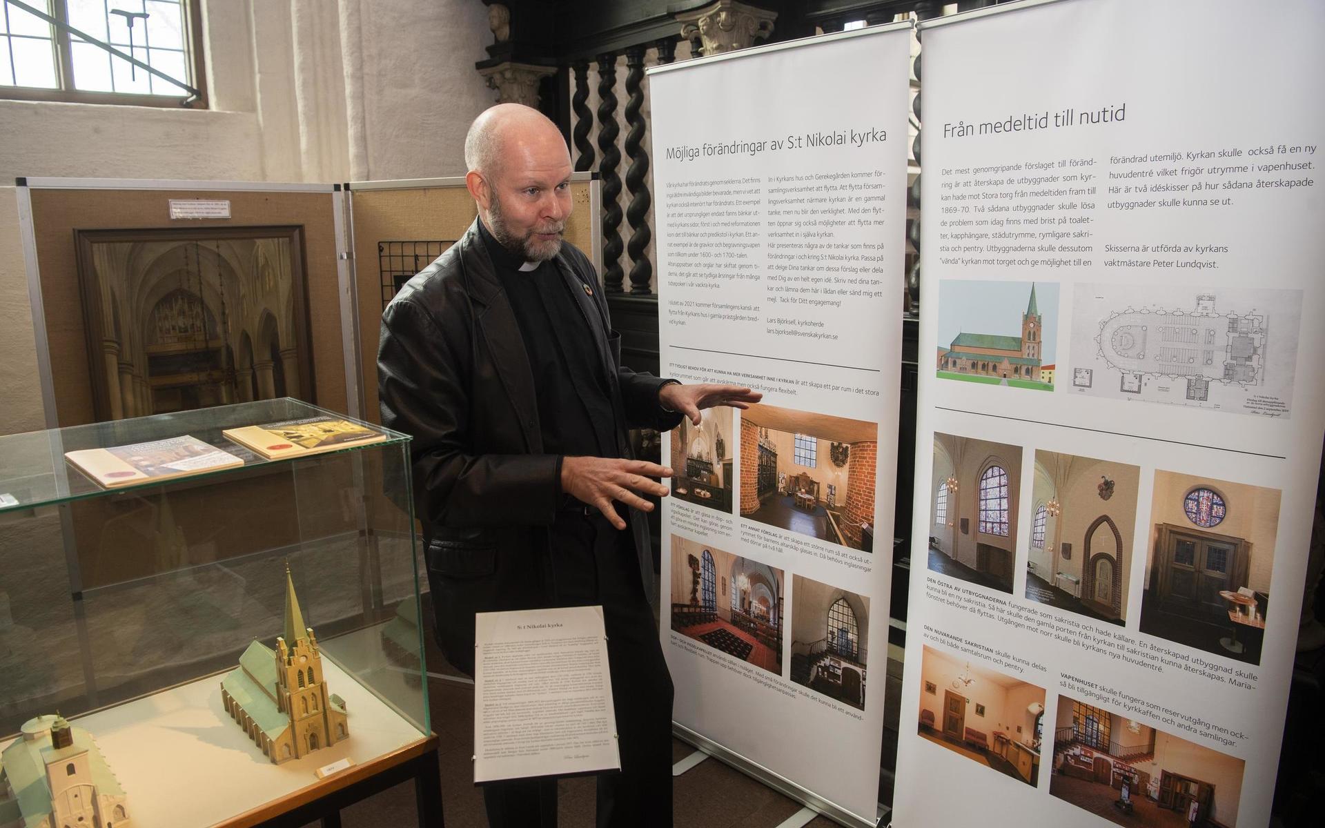 Just nu kan allmänheten kika på en utställning över kyrkans planer för S:t Nikolai och hur kyrkan förändrats från medeltid till nutid.