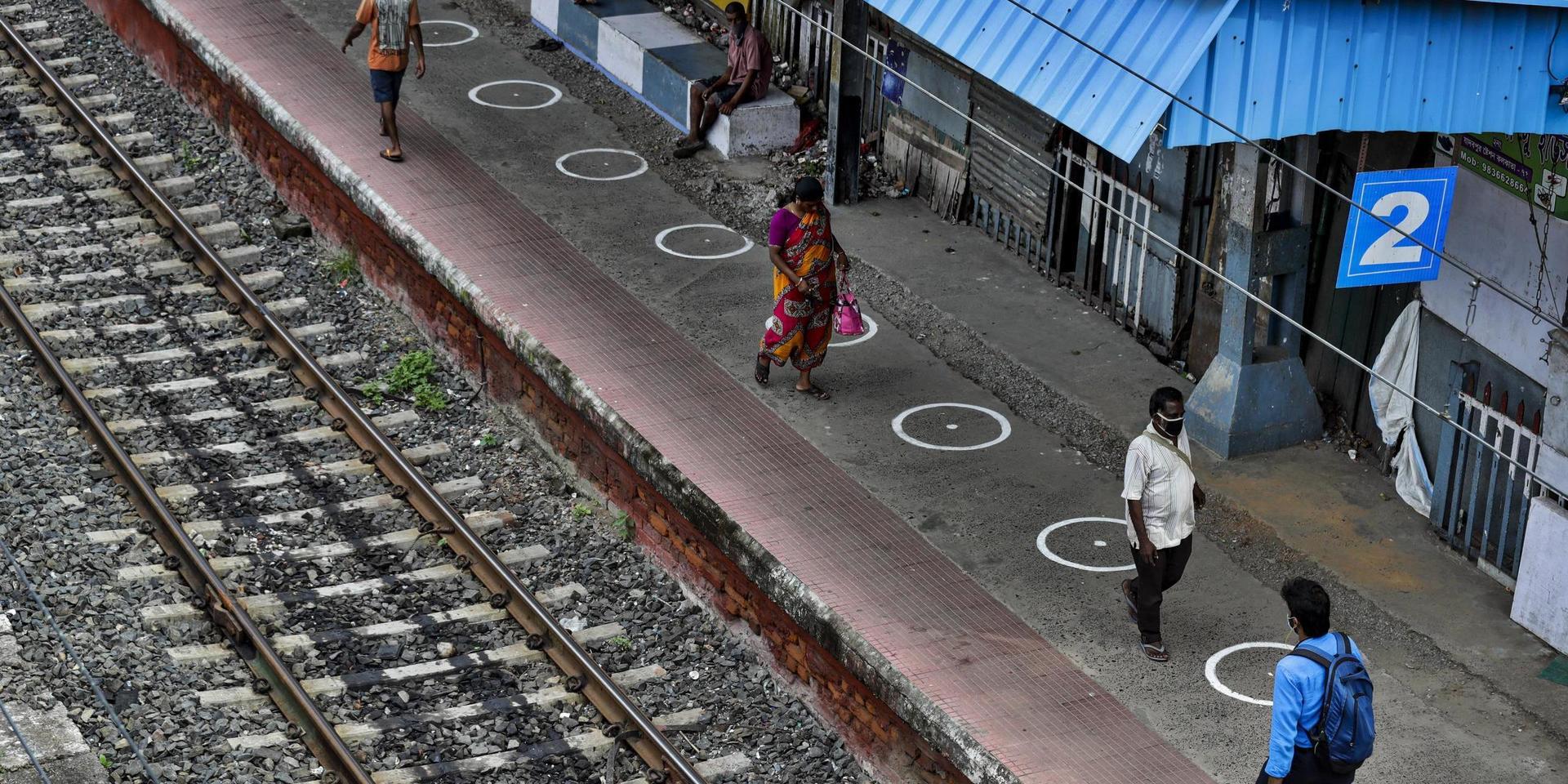 En järnvägsstation i indiska Calcutta. Stationen på bilden har inget med artikeln att göra. Arkivbild.