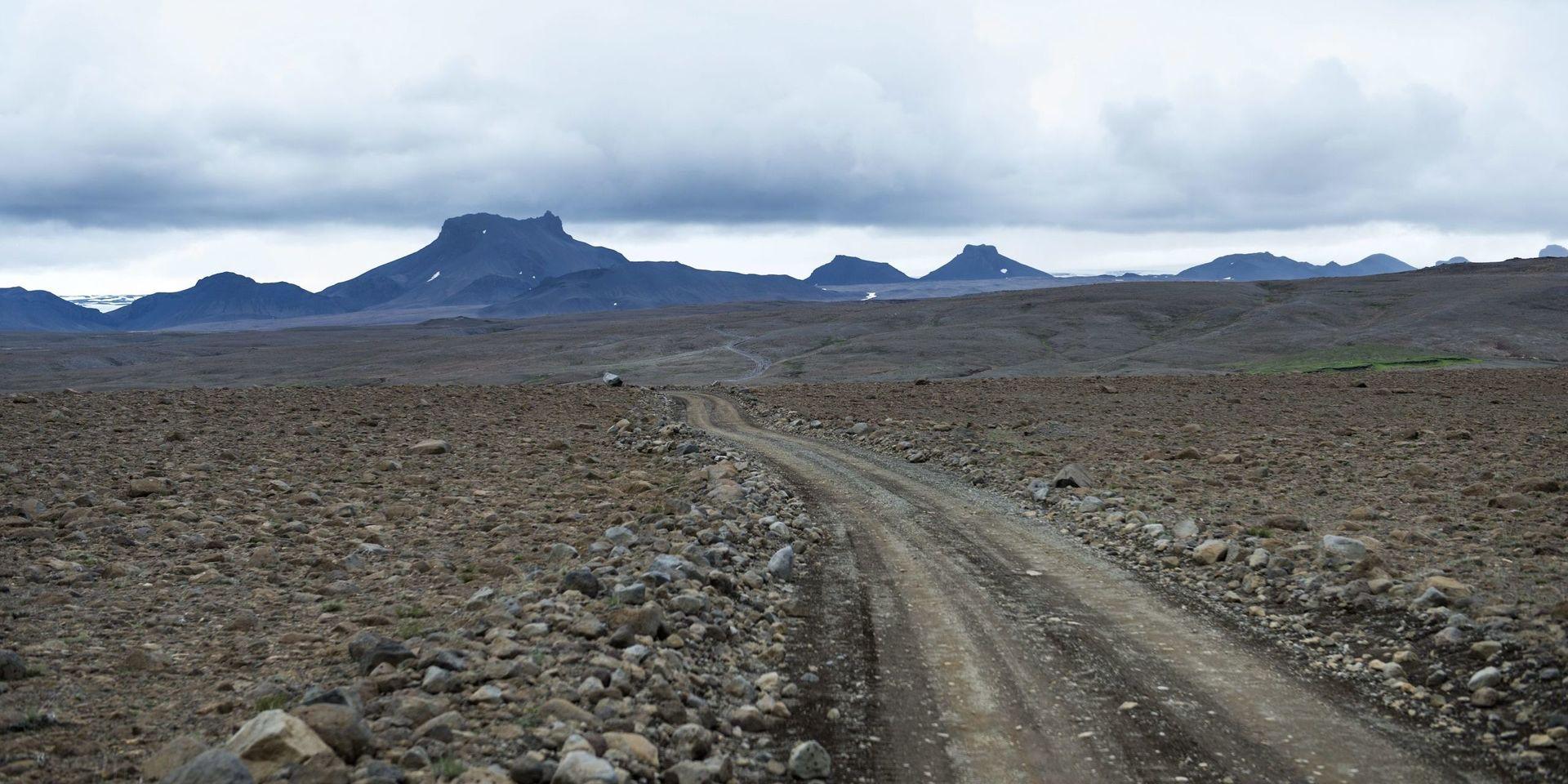Grusvägen mot Langjökull, ungefär tio mil från Reykjavik, går genom ett öde stenlandskap. Arkivbild.