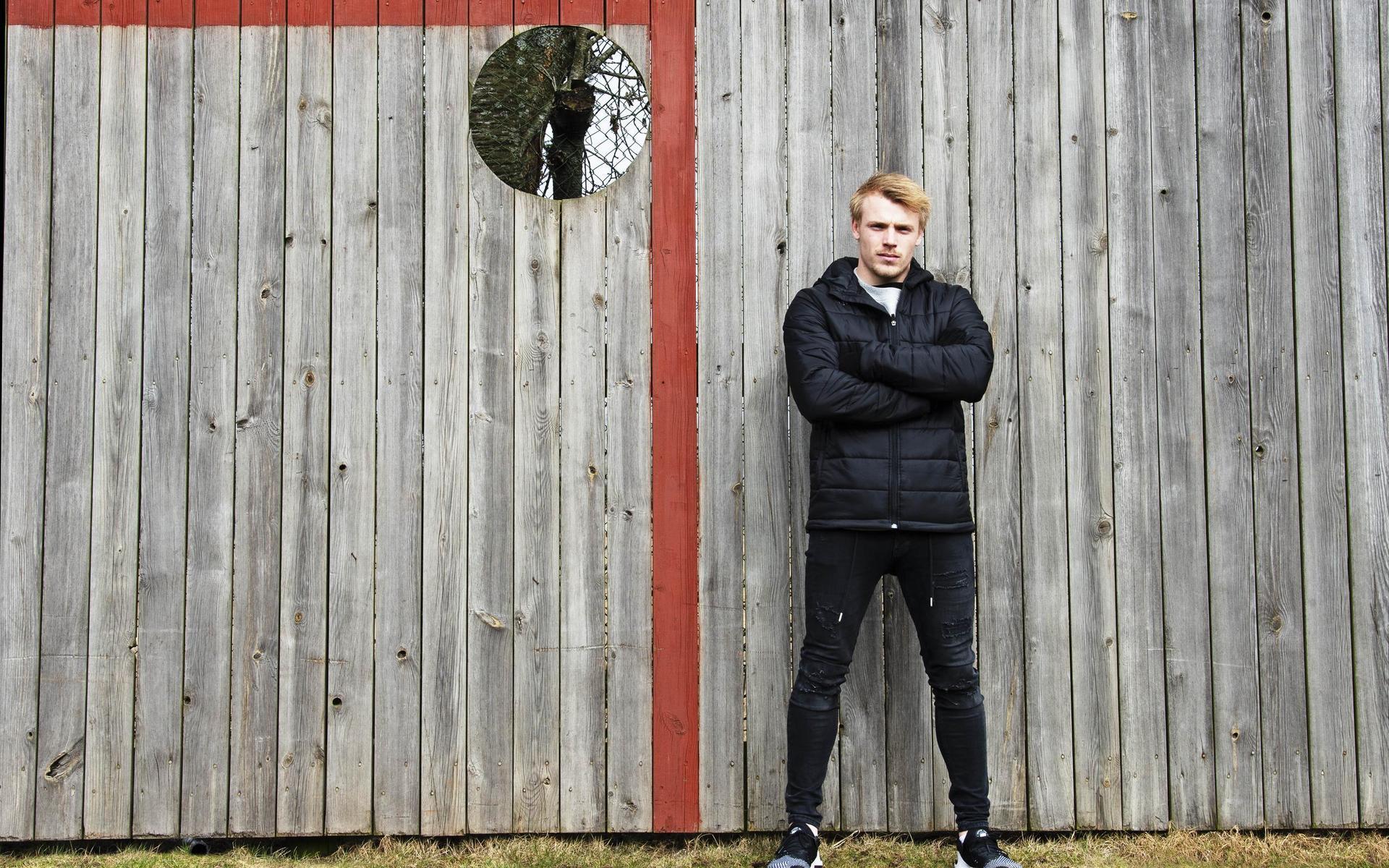Isak Pettersson tillbaka där karriären började, på Veinge Idrottsplats.