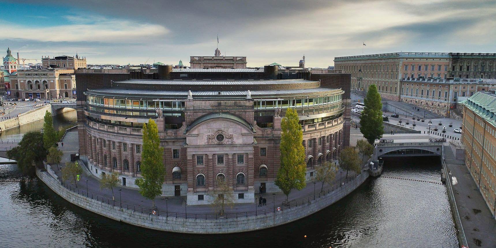 Flera riksdagsledamöter har skrivit sig hemma hos sina föräldrar och fått ut ersättning från riksdagen för de bostäder i Stockholms län som de delar med sina familjer. Arkivbild.