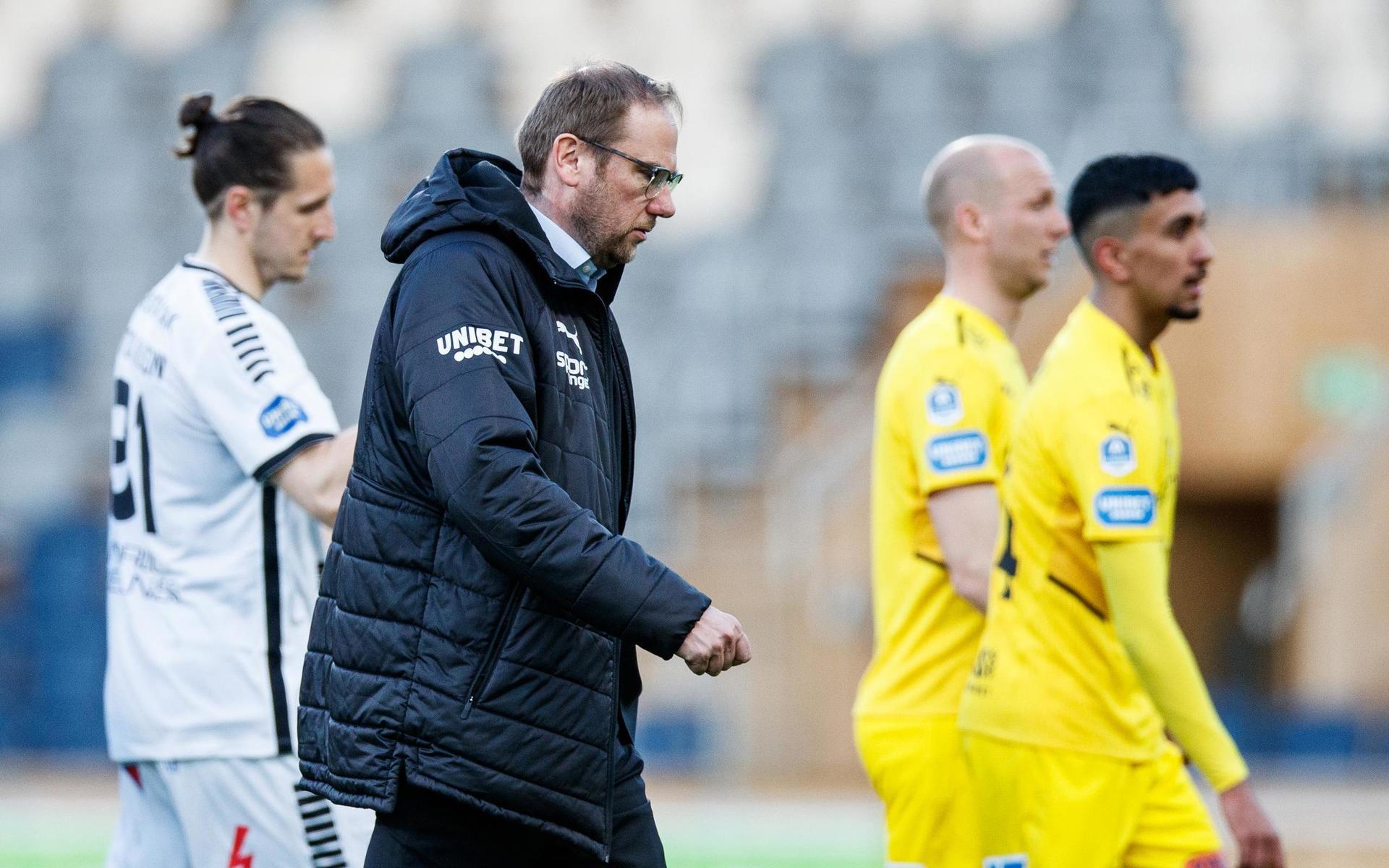 HBK:s manager Magnus Haglund var bister efter matchen. Bild: Andreas Sandström/Bildbyrån