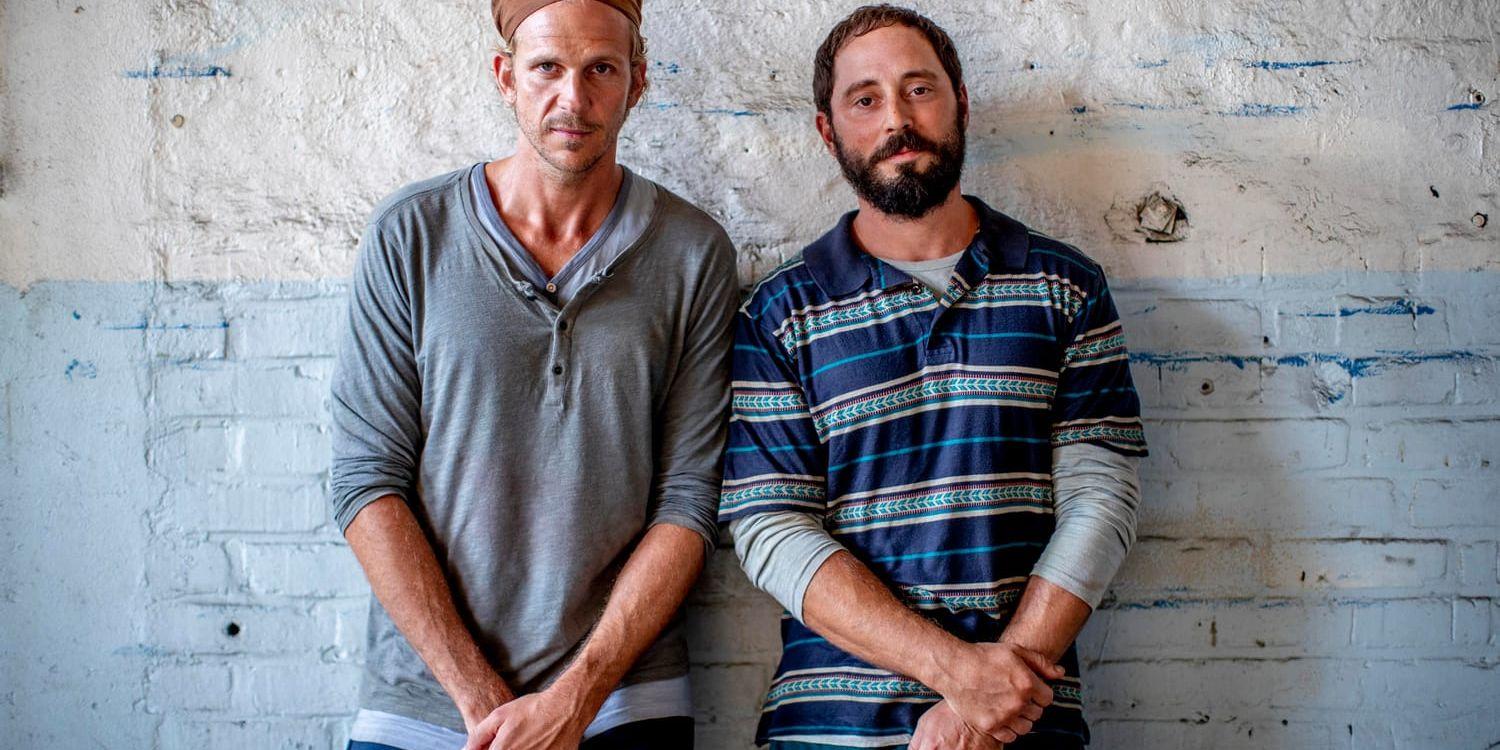 Gustaf Skarsgård och Matias Varela spelar huvudrollerna i filmen "438 dagar" om journalisterna Martin Schibbye och Johan Persson som satt fängslade i Etiopien.