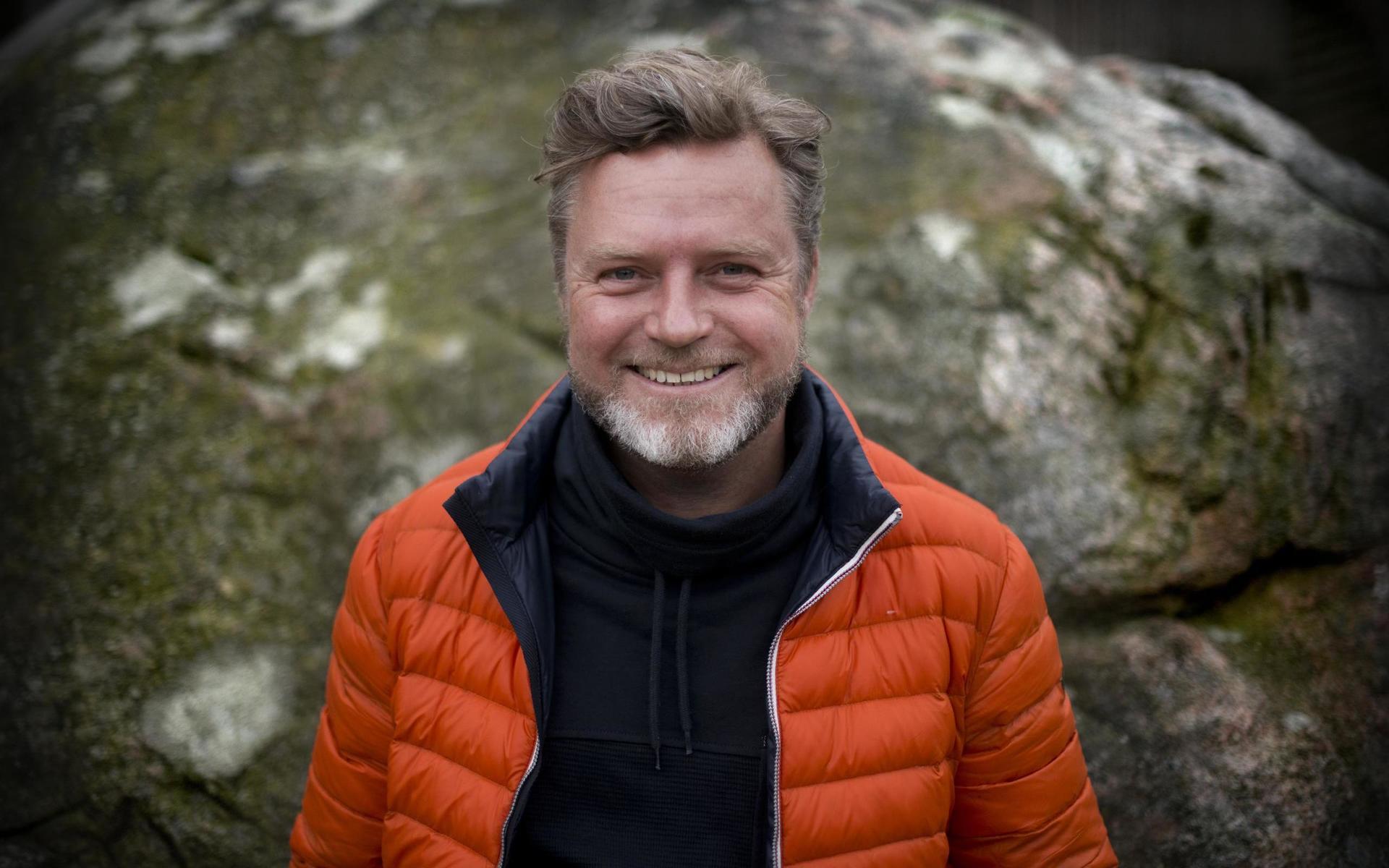 Entreprenören och IT-pionjären Johan Staël von Holstein från Halmstad är en stor del av filmen och en av anledningarna till Christian Albinssons intresse för IT-bubblan och period under senare delen av 1990-talet och några år in på 2000-talet.