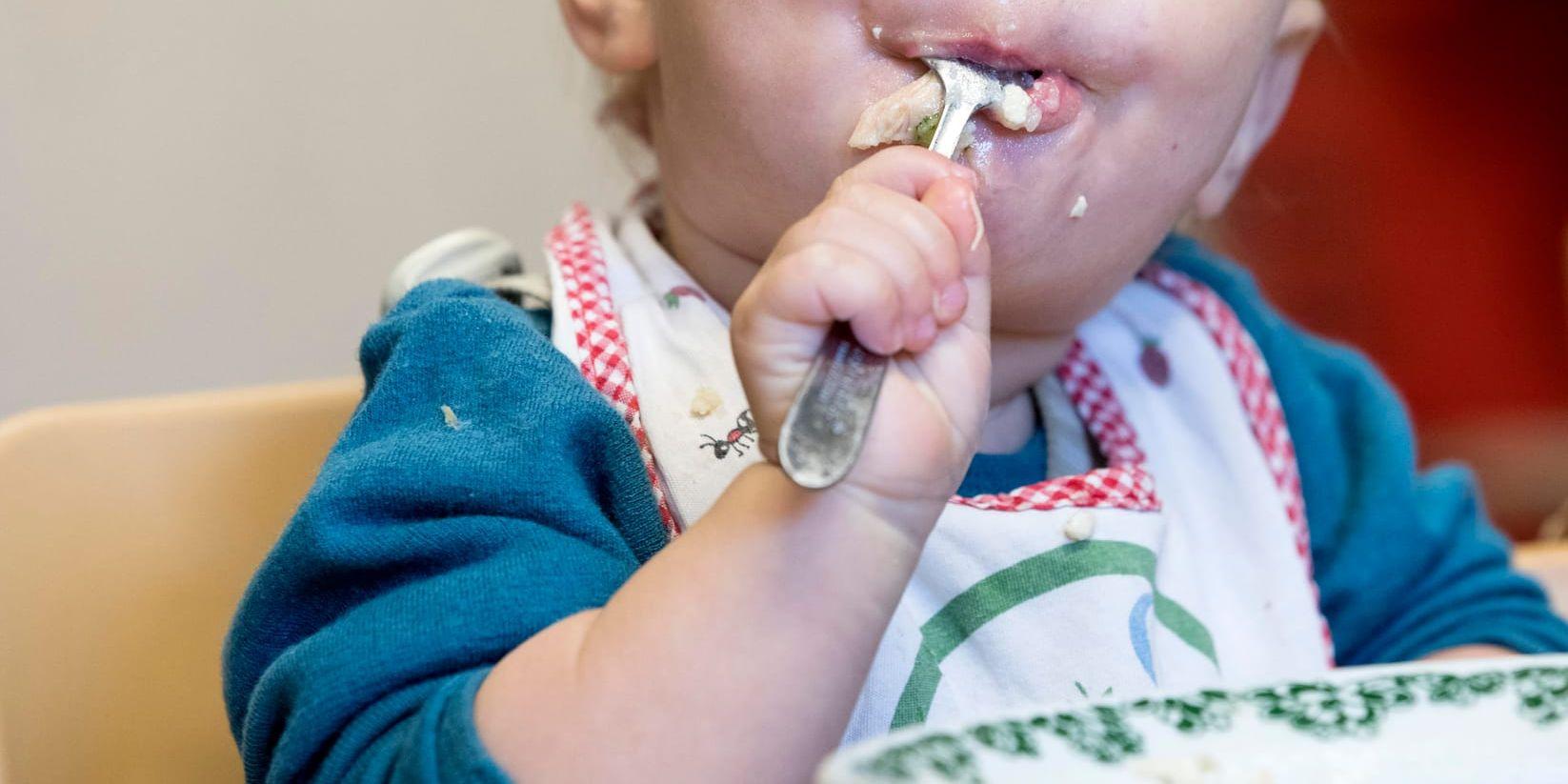 Barn blir inte undernärda av vegansk kost om den är rätt sammansatt. Arkivbild.