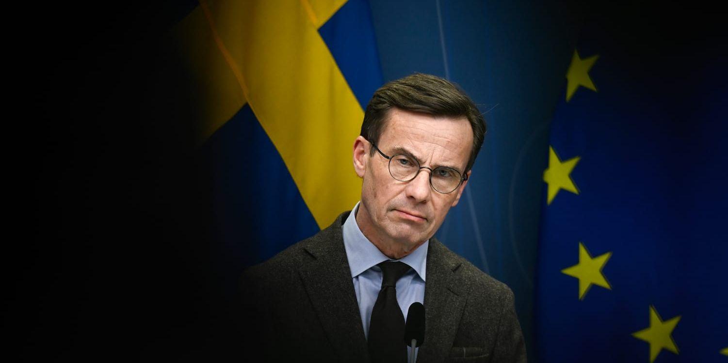 Statsminister Ulf Kristersson (M) under tisdagens pressträff med anledning av den skakiga situation som uppstått efter helgens koranbränning.