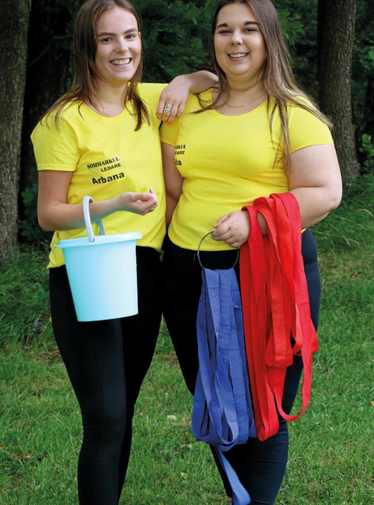 Arbana Maxhuni Kadriu och Isabella Mezei vann pris som årets landsbyggare kategori ung 2019. 