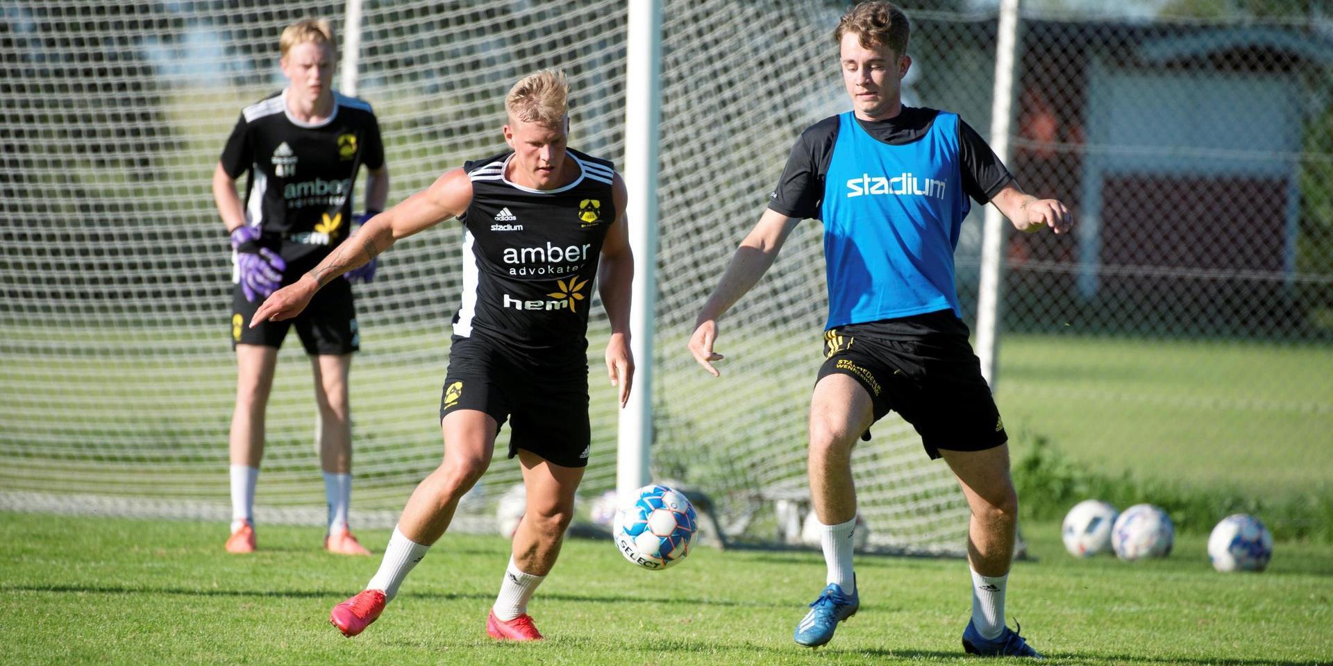 Emil Håkansson hade ett tufft fjolår, men har kommit starkt tillbaka i Astrio som jagar en plats i division 2 nästa år.