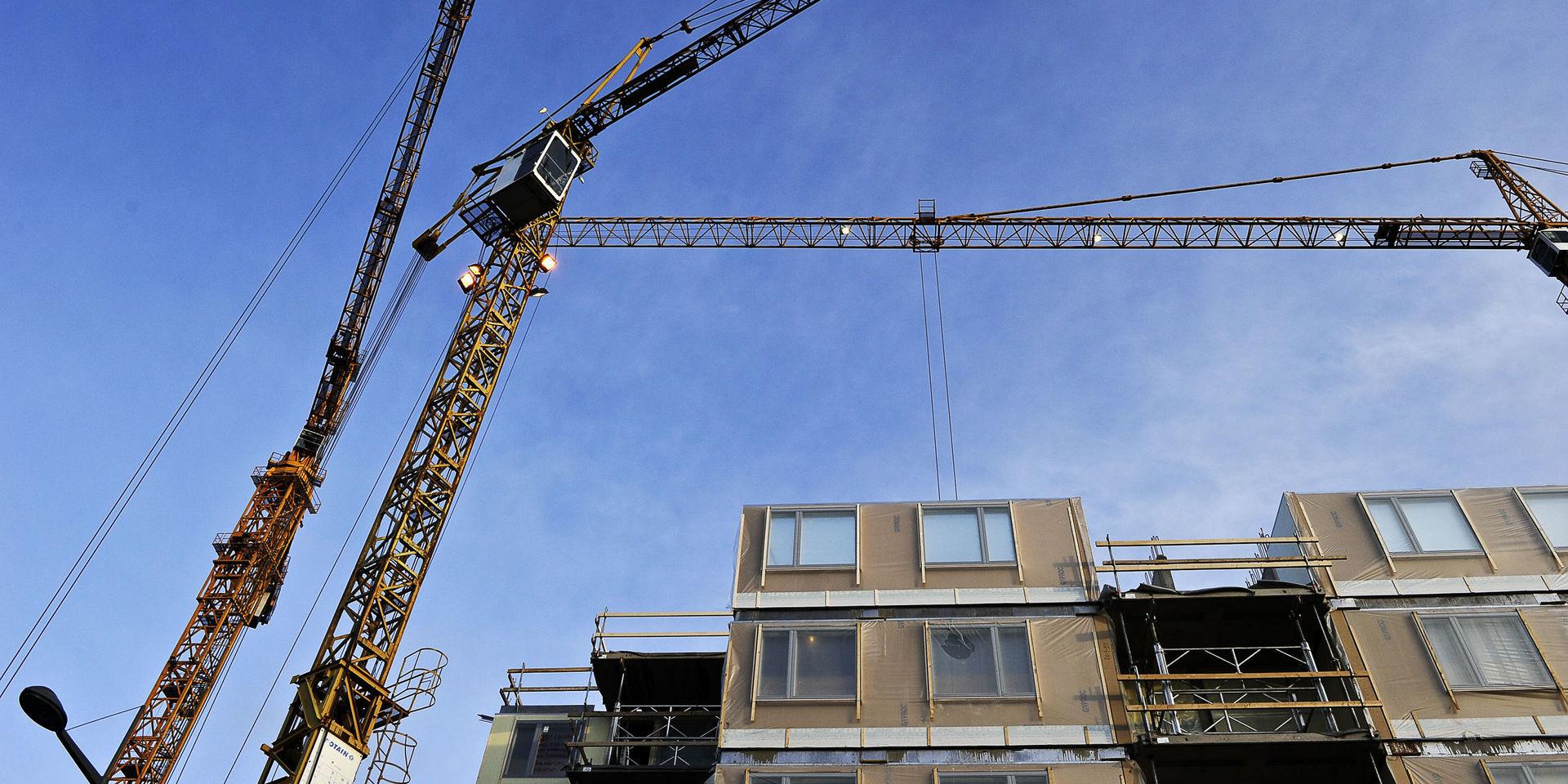 Byggandet behöver öka och även rörligheten så att det blir lättare att ta sig in på bostadsmarknaden.
