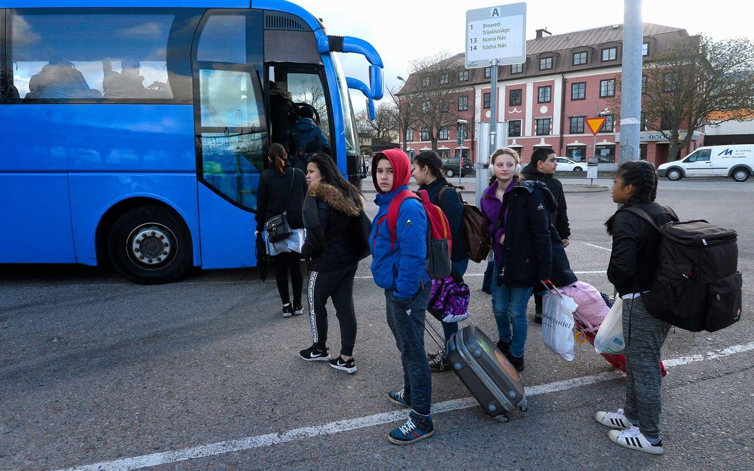 En ersättningsbussar mobiliserades med blandad framgång i Halland redan samma dag.