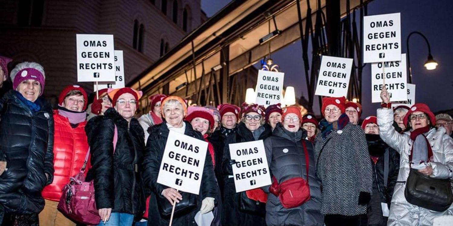 Plattformen Omas gegen rechts – ungefär "Mormödrar och farmödrar mot högern" – protesterar mot rasism och främlingsfientlighet i Österrike.