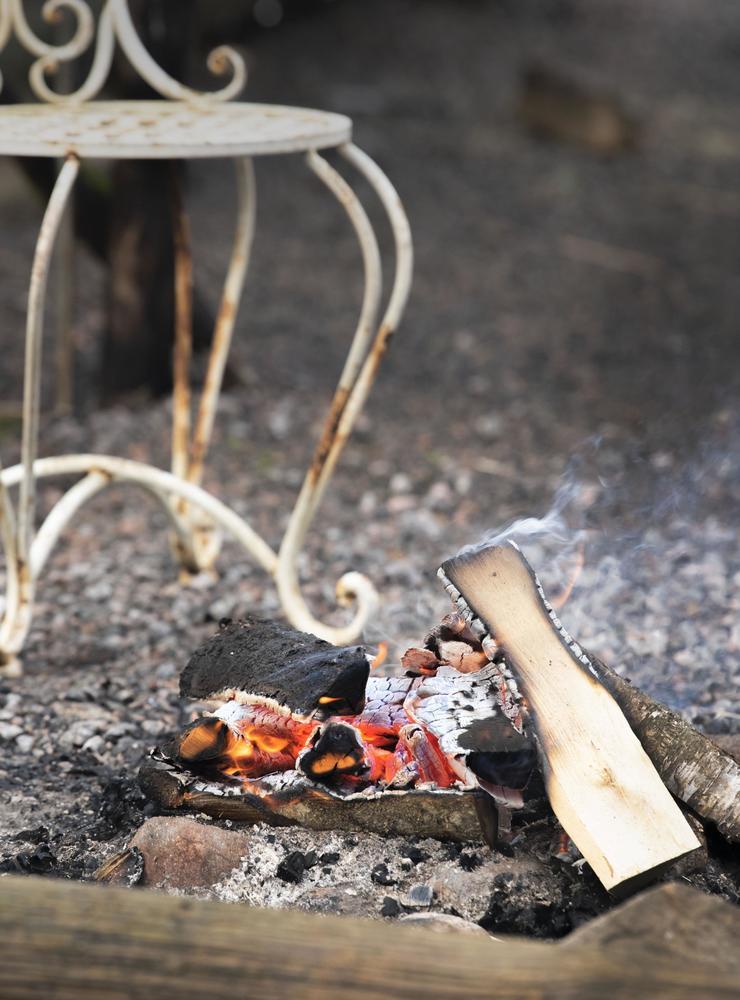 Cooking on fire – att laga mat över öppen eld – är specialiteten på Restaurang Knystaforsen. 