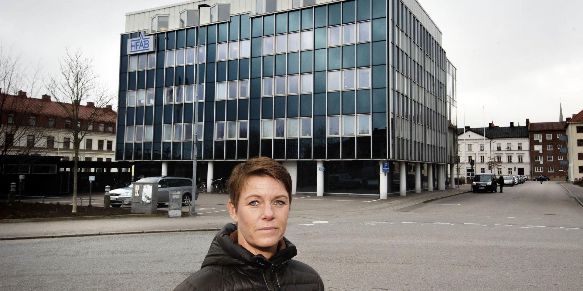 Jennie Cederholm Björklund kämpar för att försöka skaffa en komplementbostad i Halmstad för att hennes familj ska få ihop vardagen.