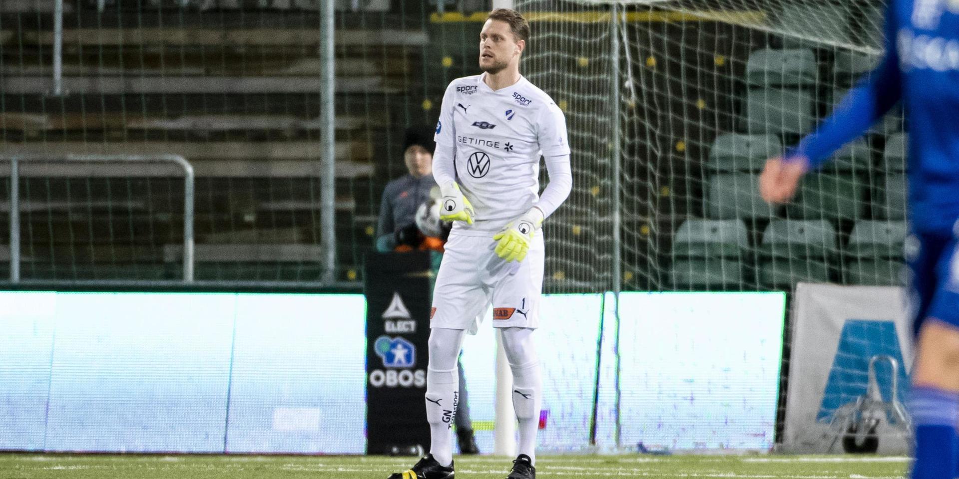 HBK:s målvakt Malkolm Nilsson Säfqvist var rörd efter HBK:s avancemang till Allsvenskan efter ännu en hållen nolla - den 18:e i år.