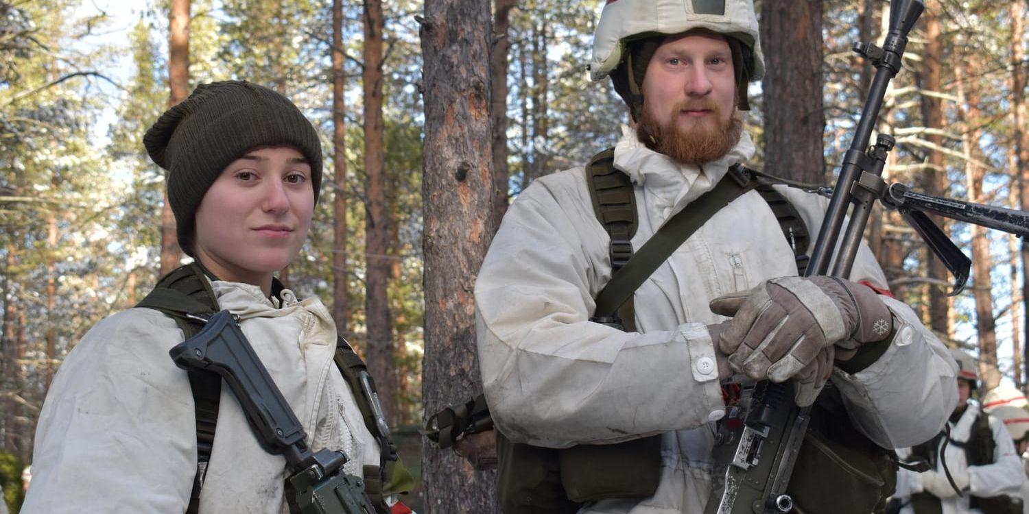 Evin Omari och Kennet Bengtsson från Ledningsregementet i Enköping deltar i den stora Nato-övningen Trident Juncture 18 i Norge.