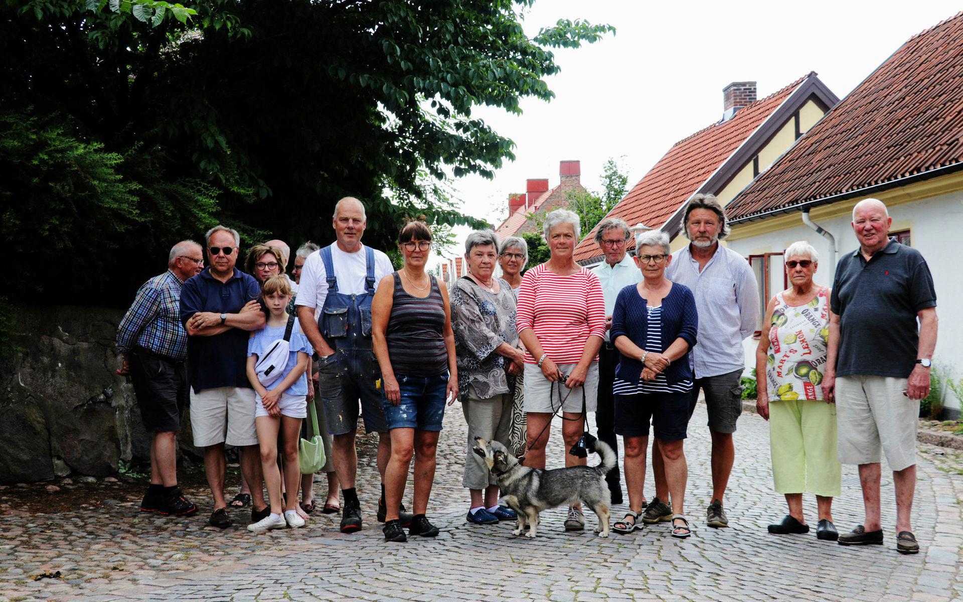En stor grupp närboende protesterade i juni 2019 i Hallandsposten mot detaljplanen för kvarteret Bocken. Nu har elva grannar anlitat en advokatfirma för att överklaga kommunfullmäktiges beslut.
