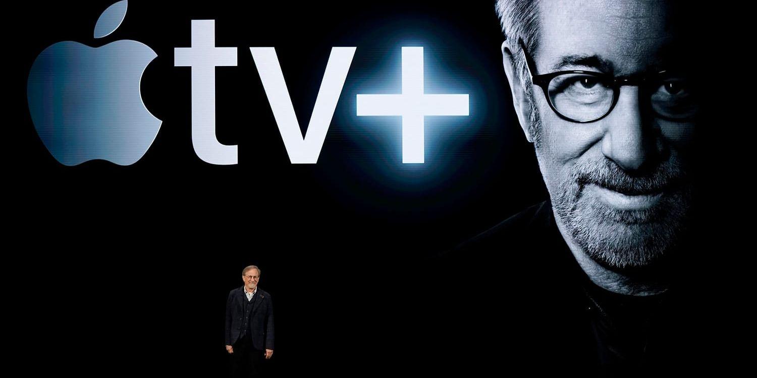 Regissören Steven Spielberg berättar om sin kommande serie på Apples strömningstjänst under ett event i Kalifornien.