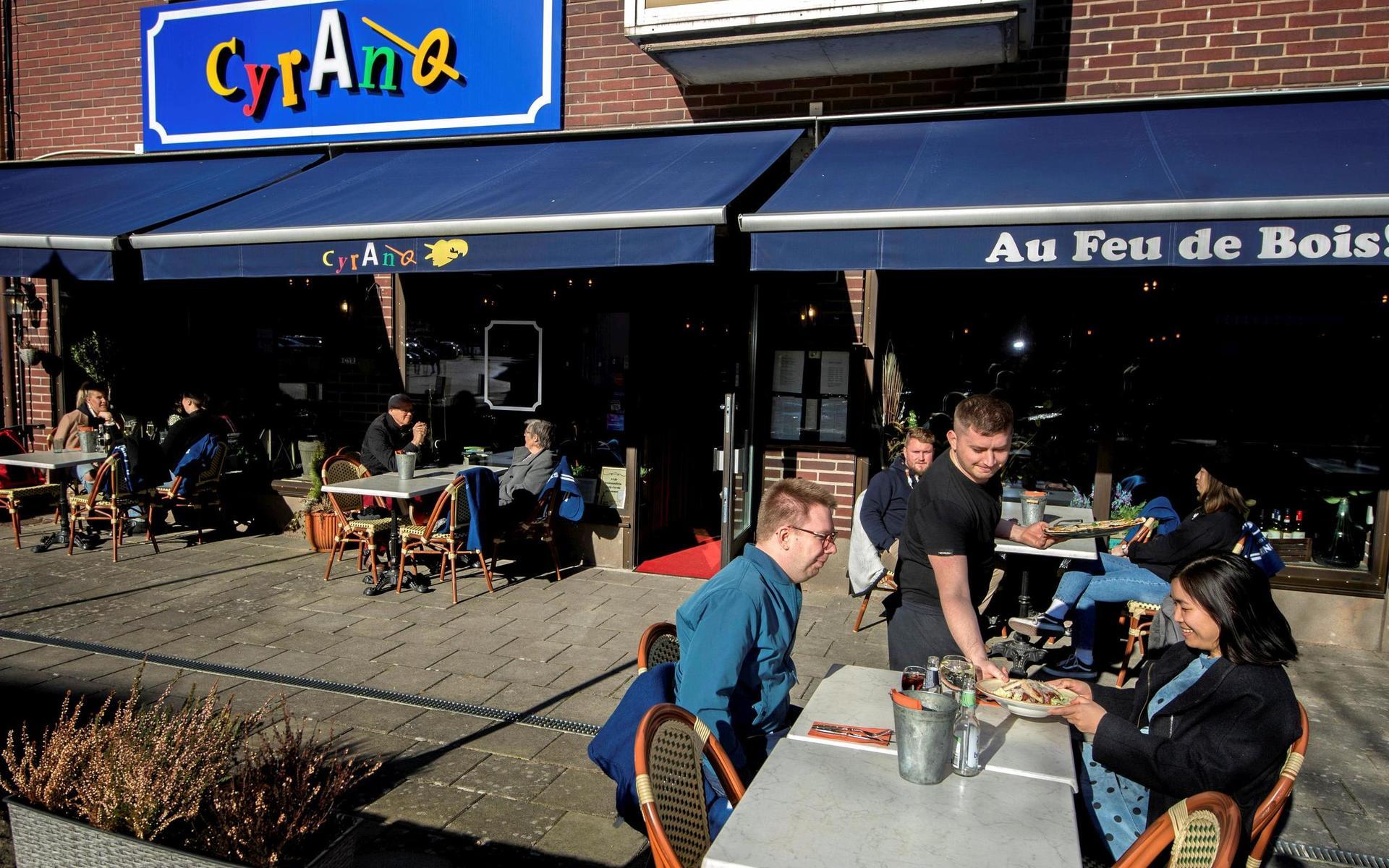 Daniel Bergman och Chen Eriksson tog sig till Halmstad på en endagstur från Borås för att komma iväg på någon liten typ av semester och miljöombyte. Då var det självklart att äta utomhus när möjligheten gavs. 