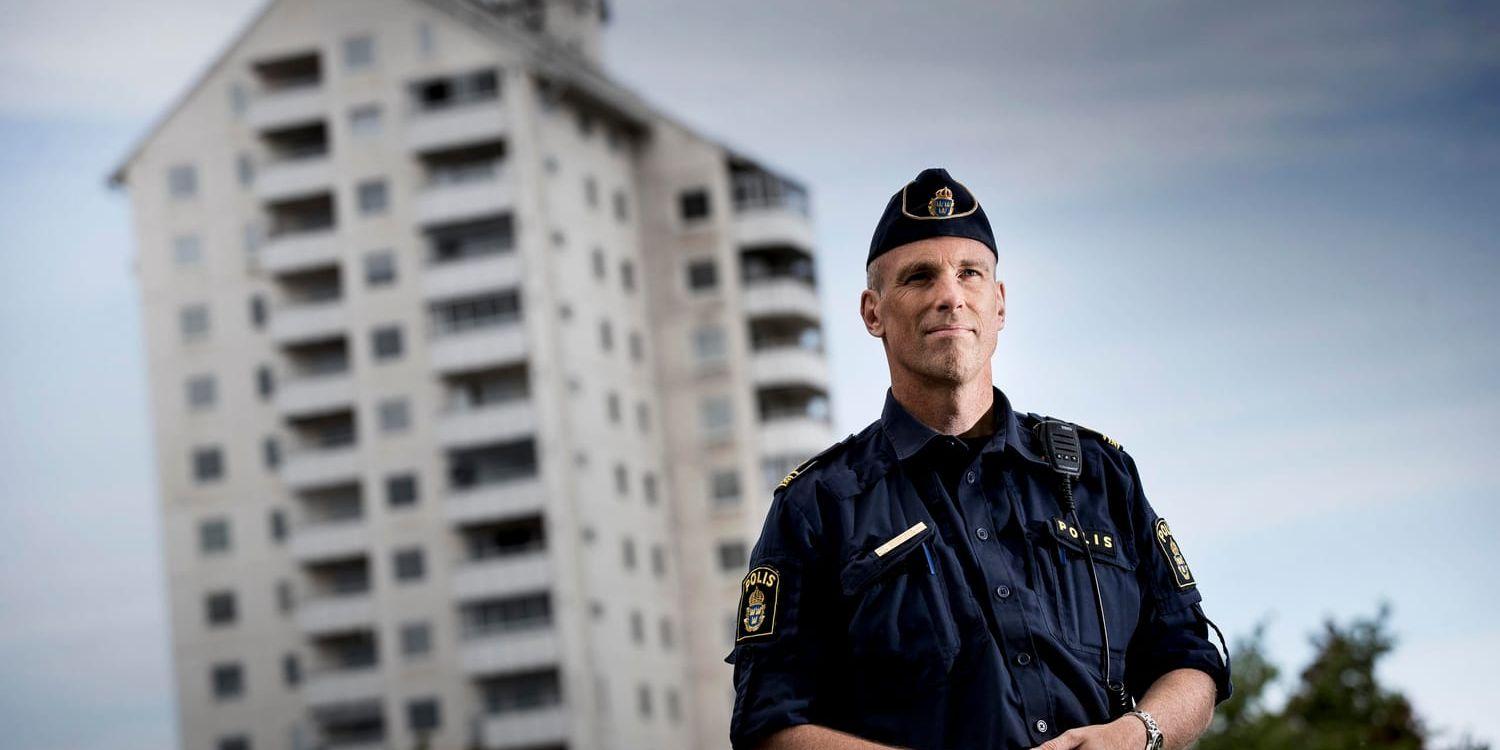 Kommunpolisen Fredrik Malm har arbetat många år i Vivalla.
